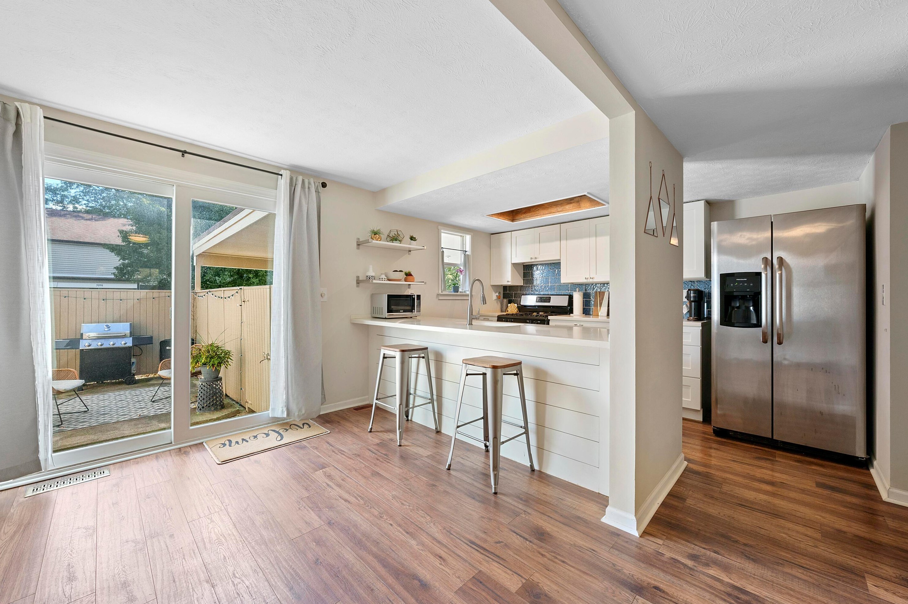 5101 Sansom Ct, Columbus OH 43220-2550 exterior