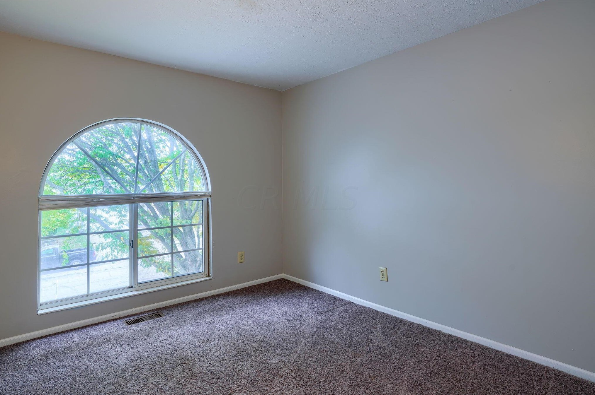 1276 Pinnacle Dr, Columbus OH 43204-1776 exterior