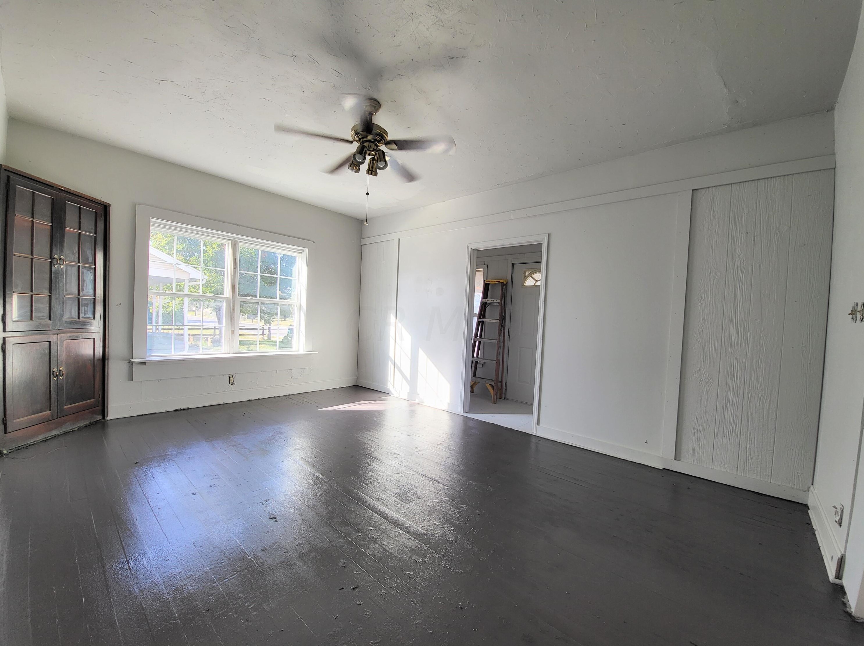 2590 Lockbourne Rd, Columbus, OH 43207-2626