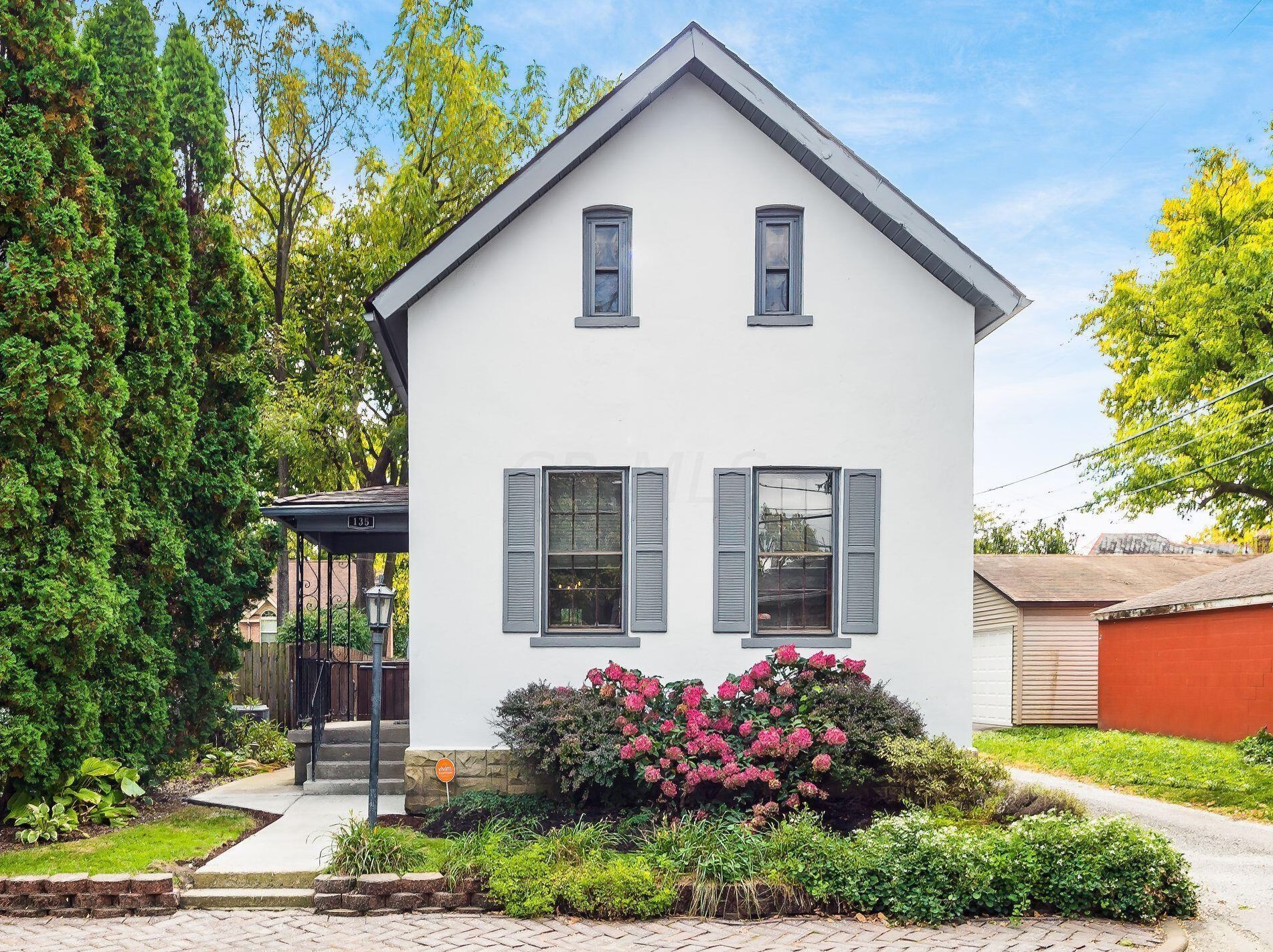 135 Hanford St, Columbus, OH 43206-3631