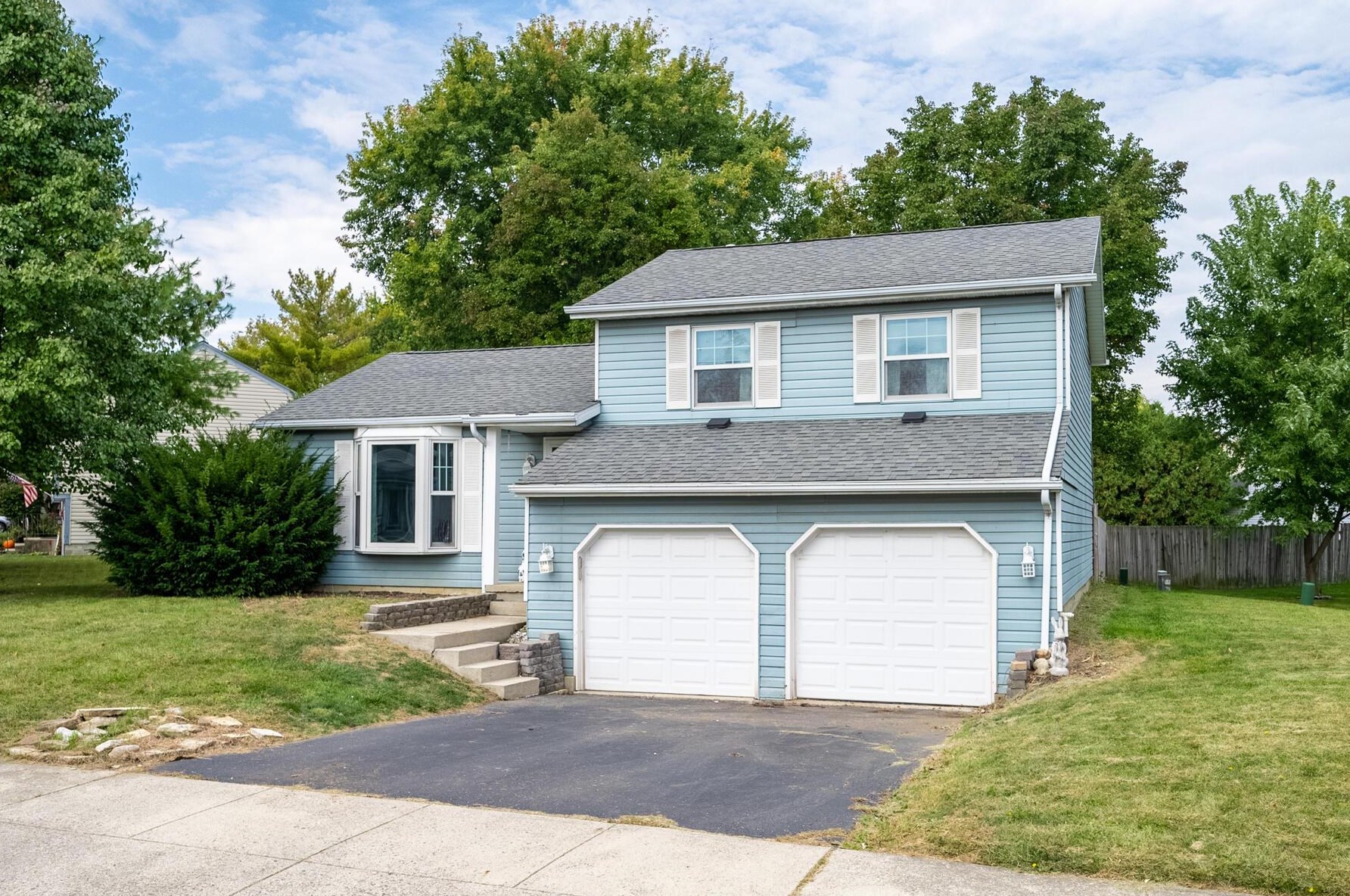 1302 Clement Dr, Columbus, OH 43085-1577