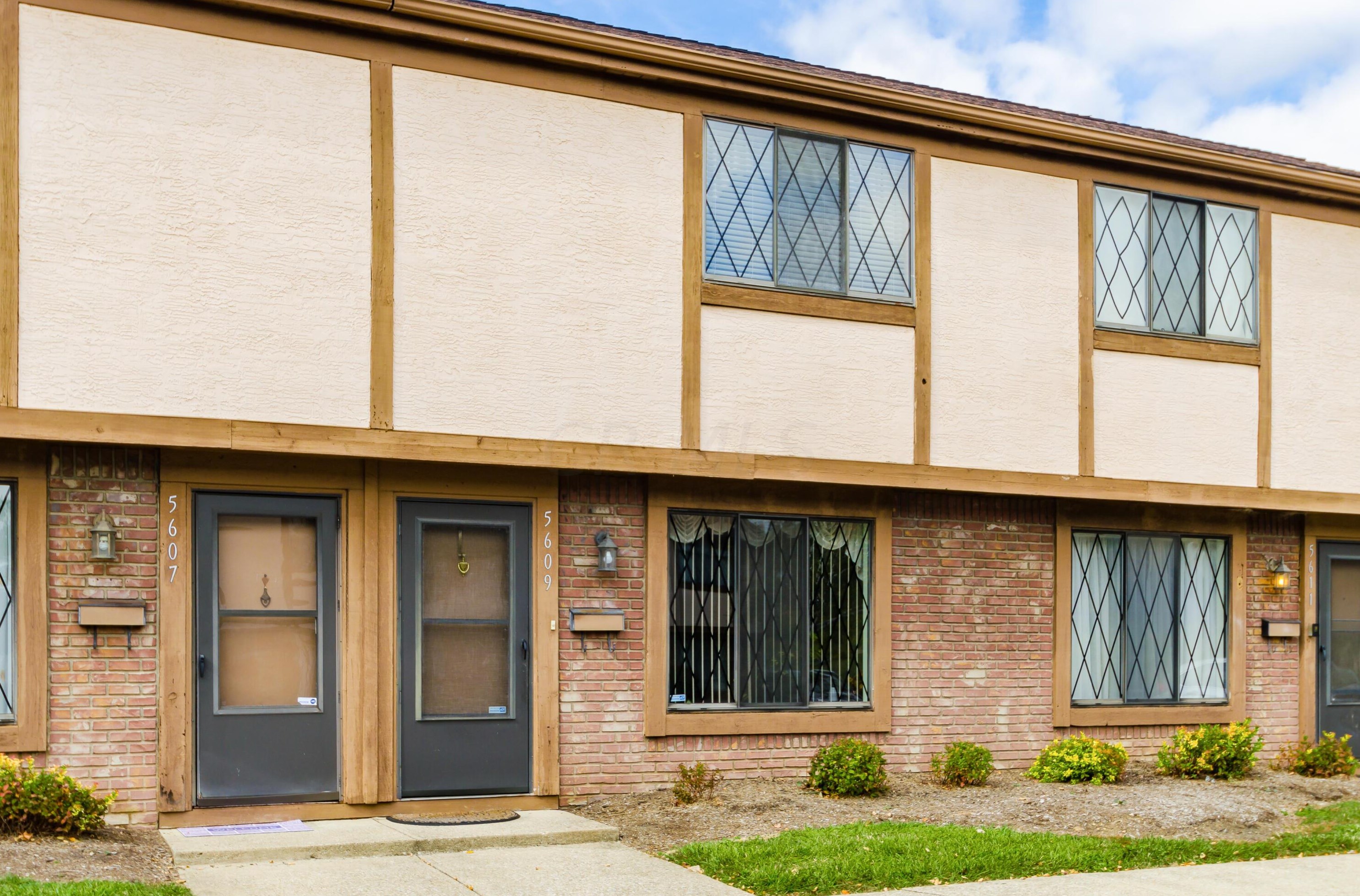 5609 Cartwright Ln, Columbus, OH