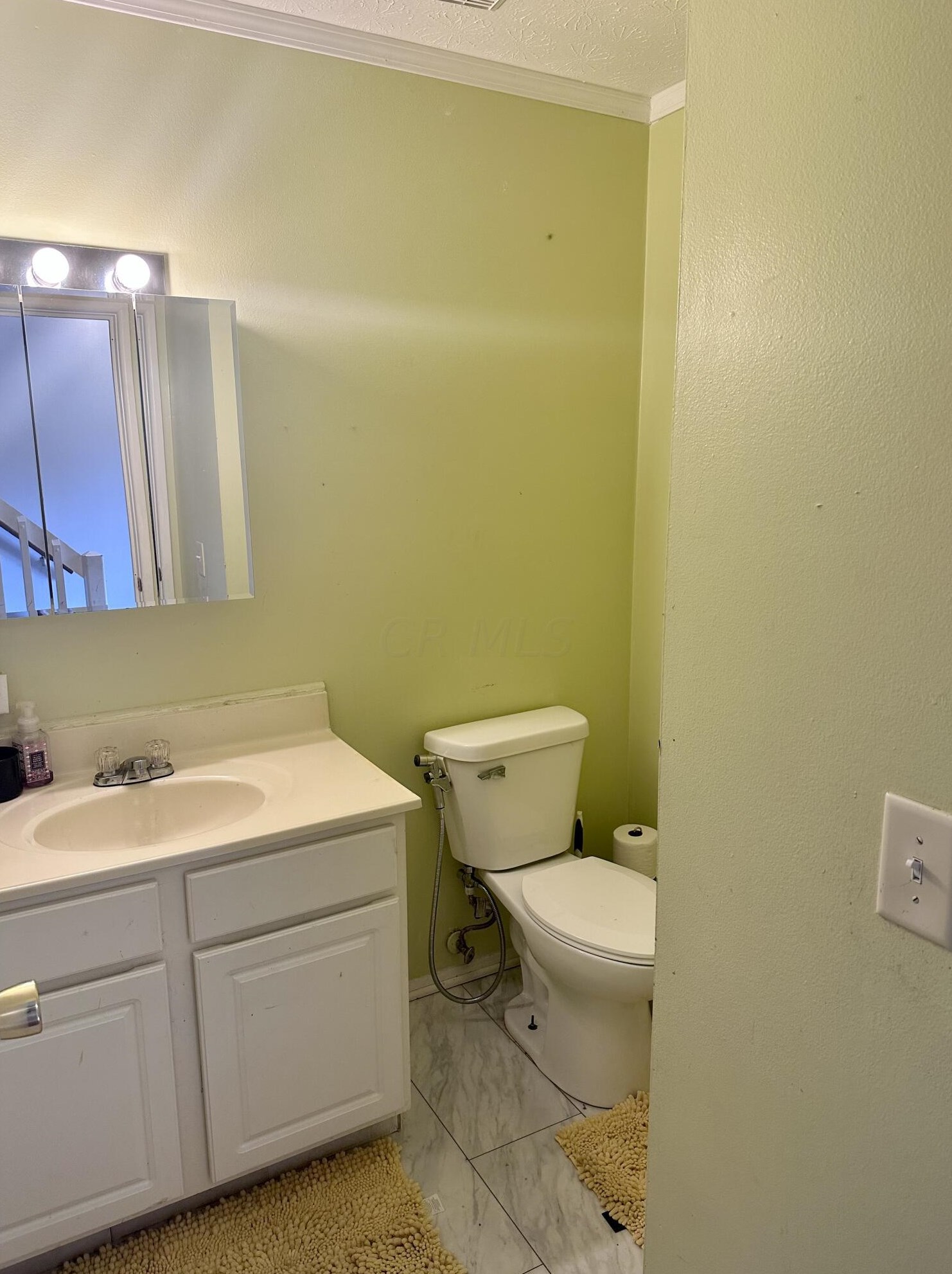 405 Shell Ct, Columbus, OH 43213-4039
