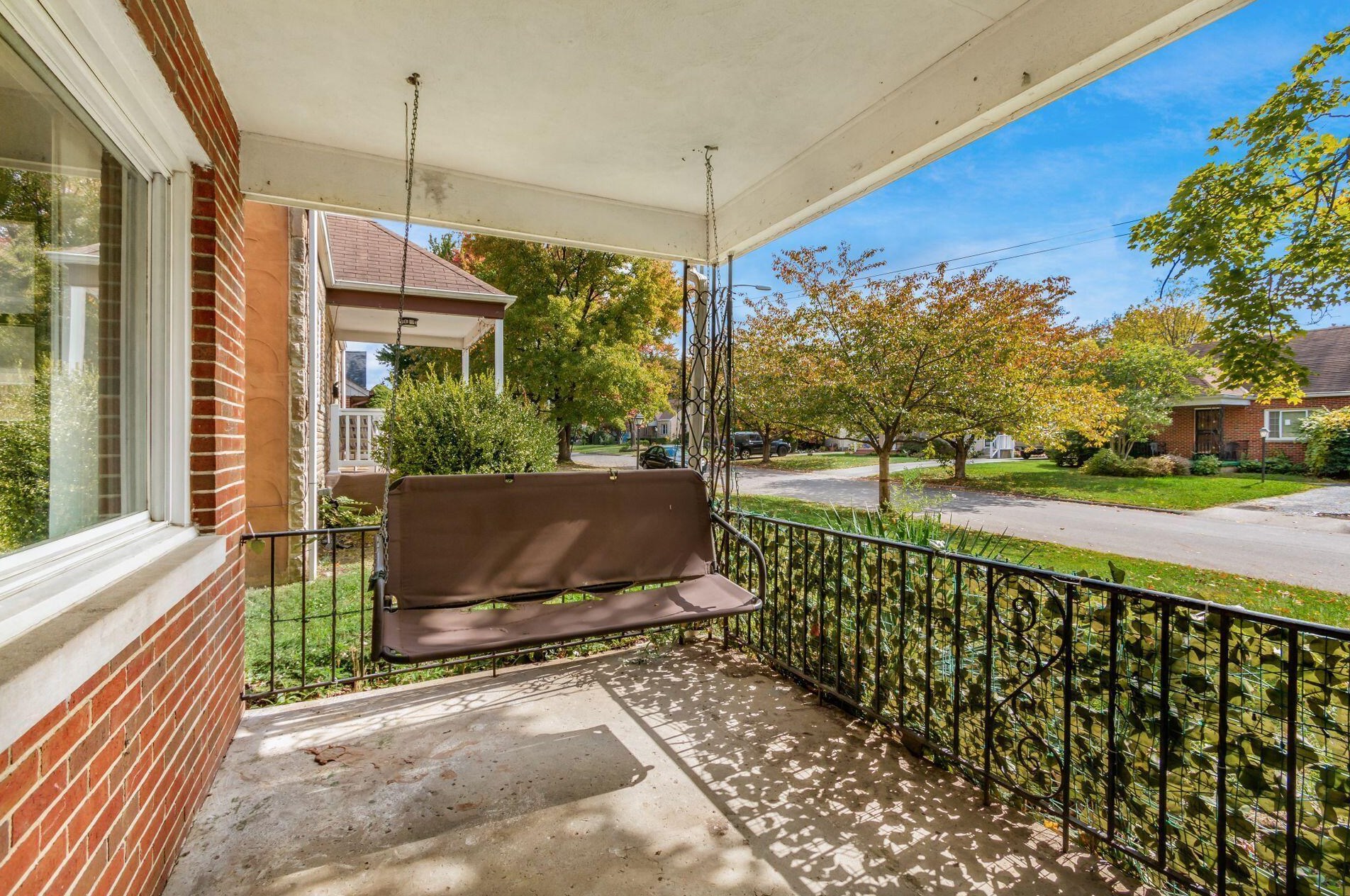2836 Moreland Dr, Columbus, OH 43209-3161