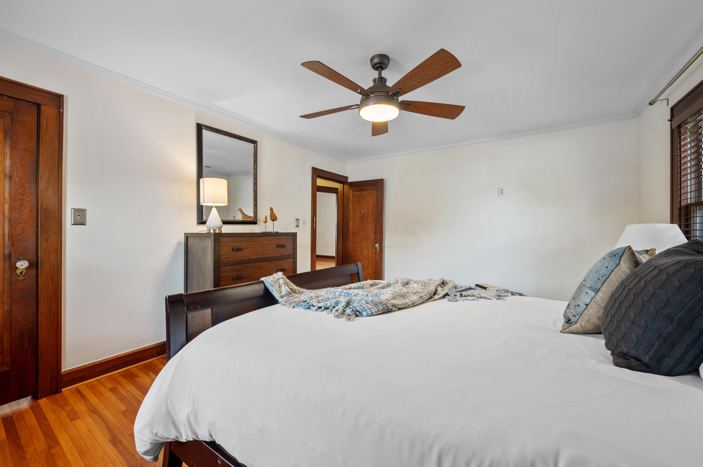 454 Midgard Rd, Columbus OH  43202-1409 exterior