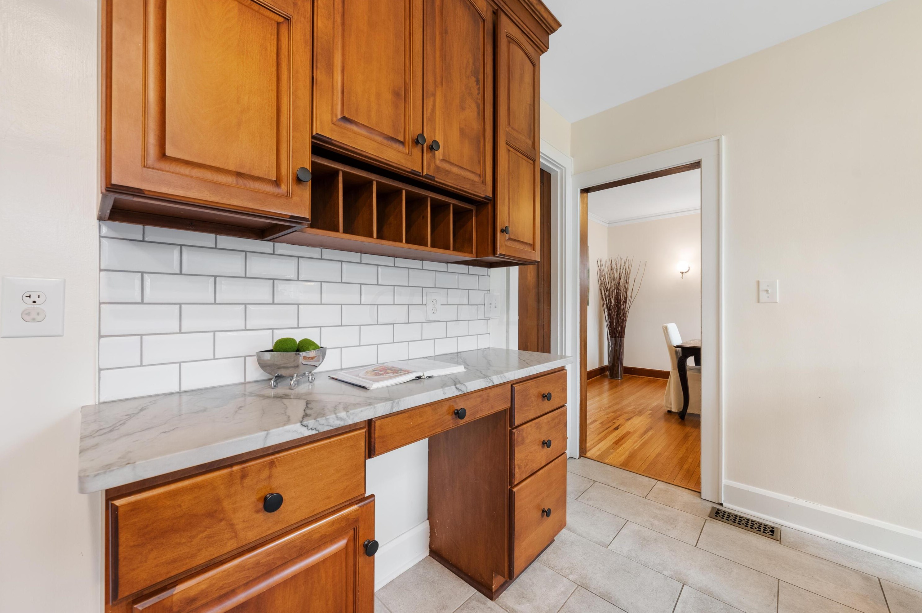 454 Midgard Rd, Columbus OH  43202-1409 exterior