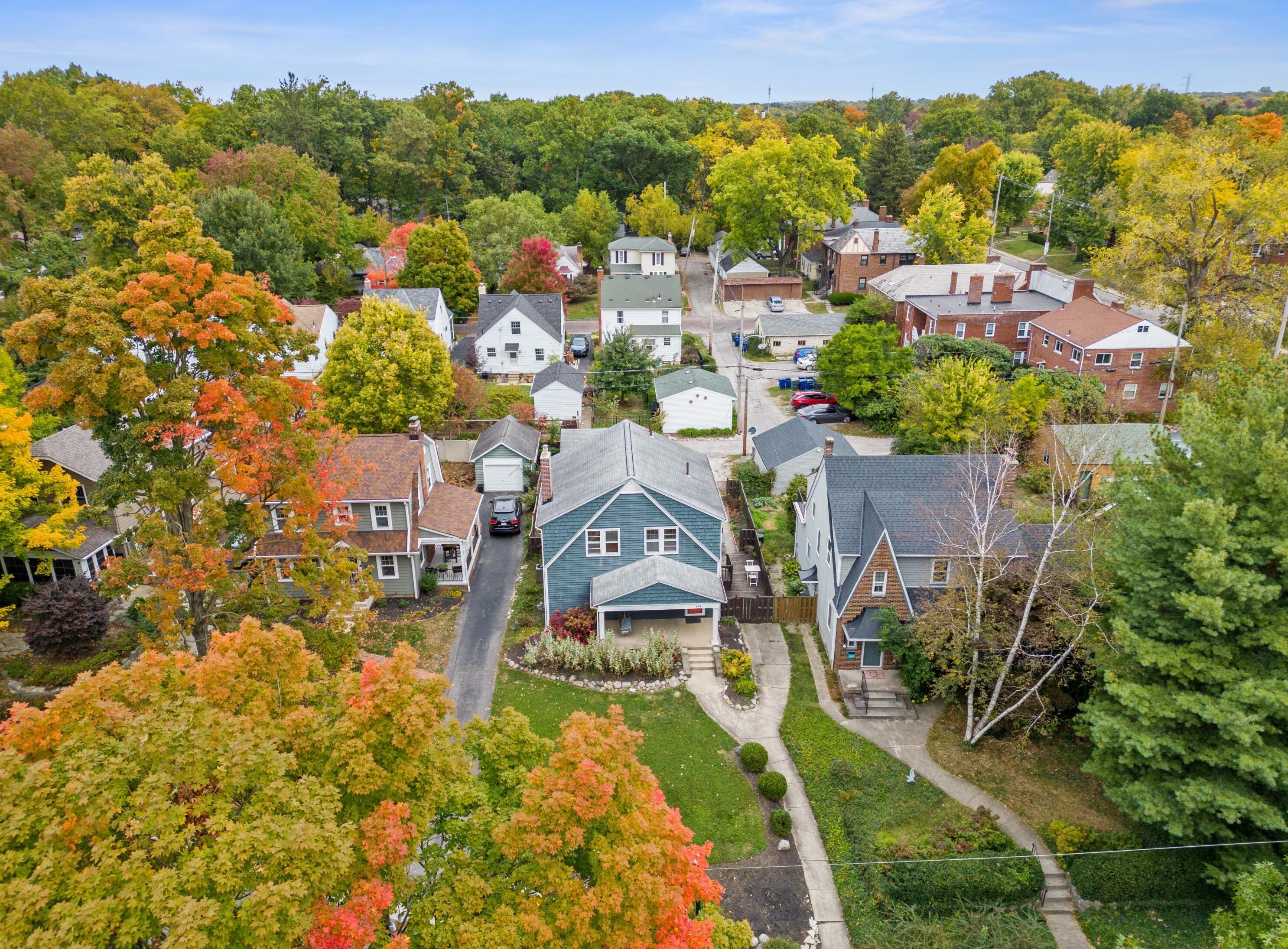 454 Midgard Rd, Columbus OH  43202-1409 exterior