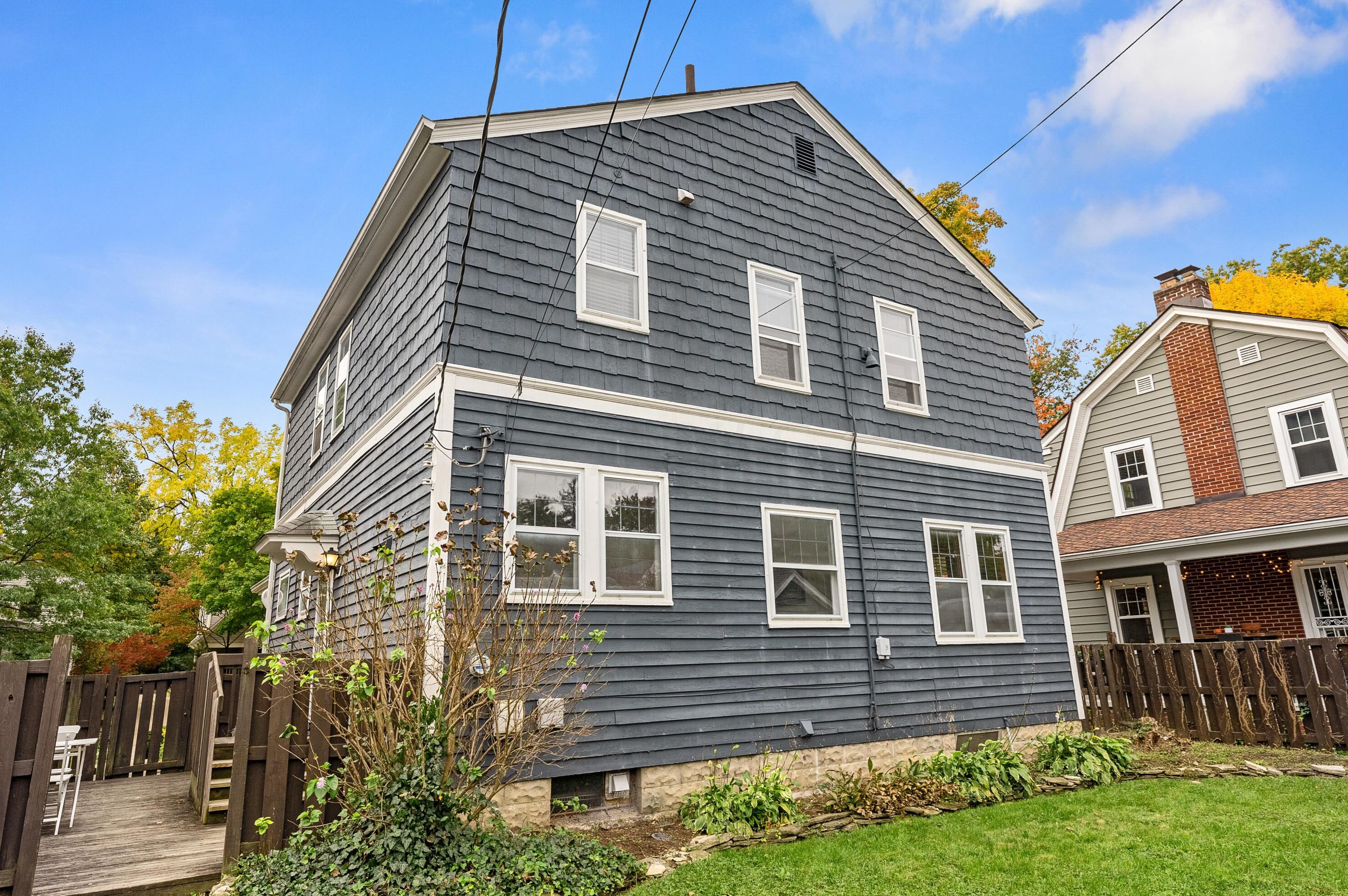 454 Midgard Rd, Columbus OH  43202-1409 exterior