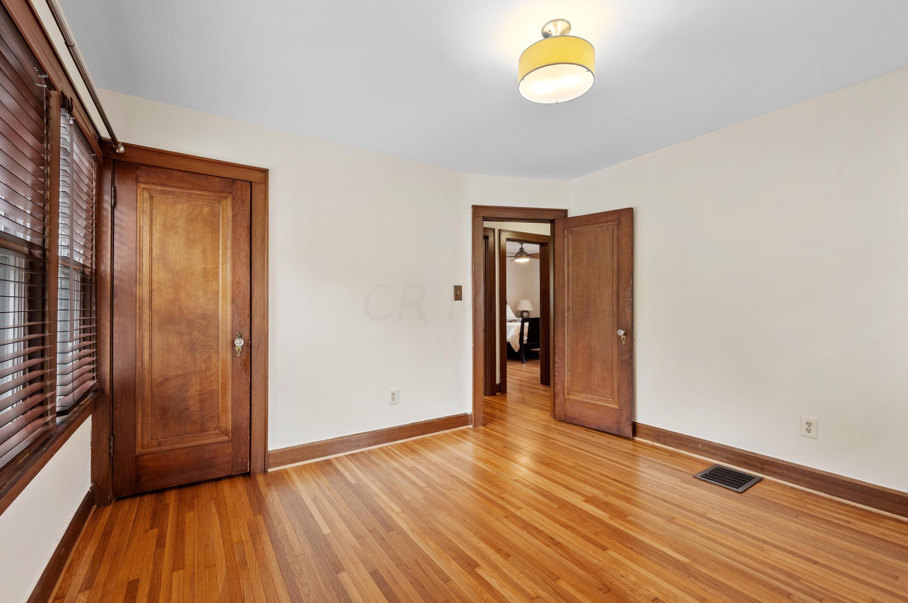 454 Midgard Rd, Columbus OH  43202-1409 exterior