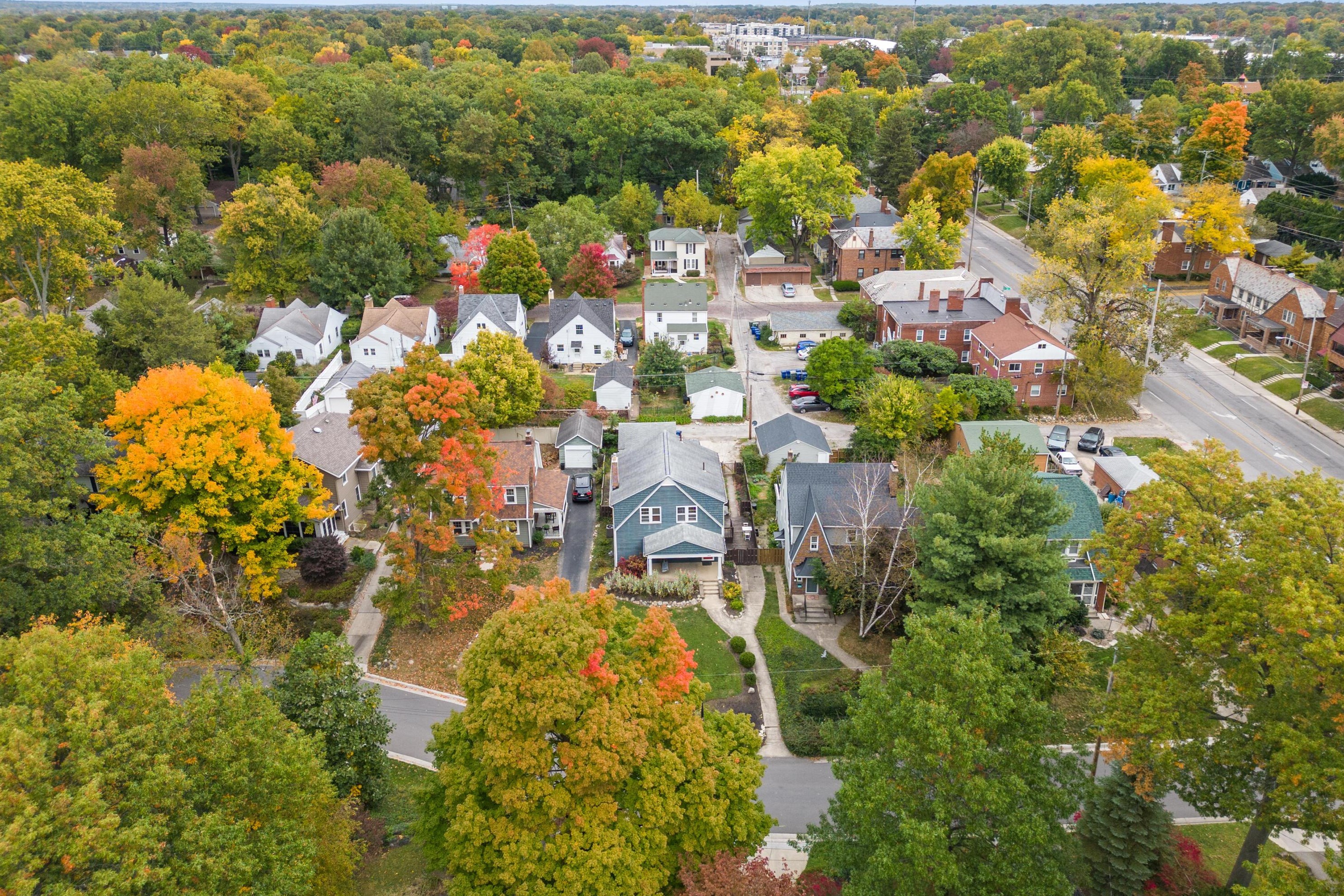 454 Midgard Rd, Columbus OH  43202-1409 exterior