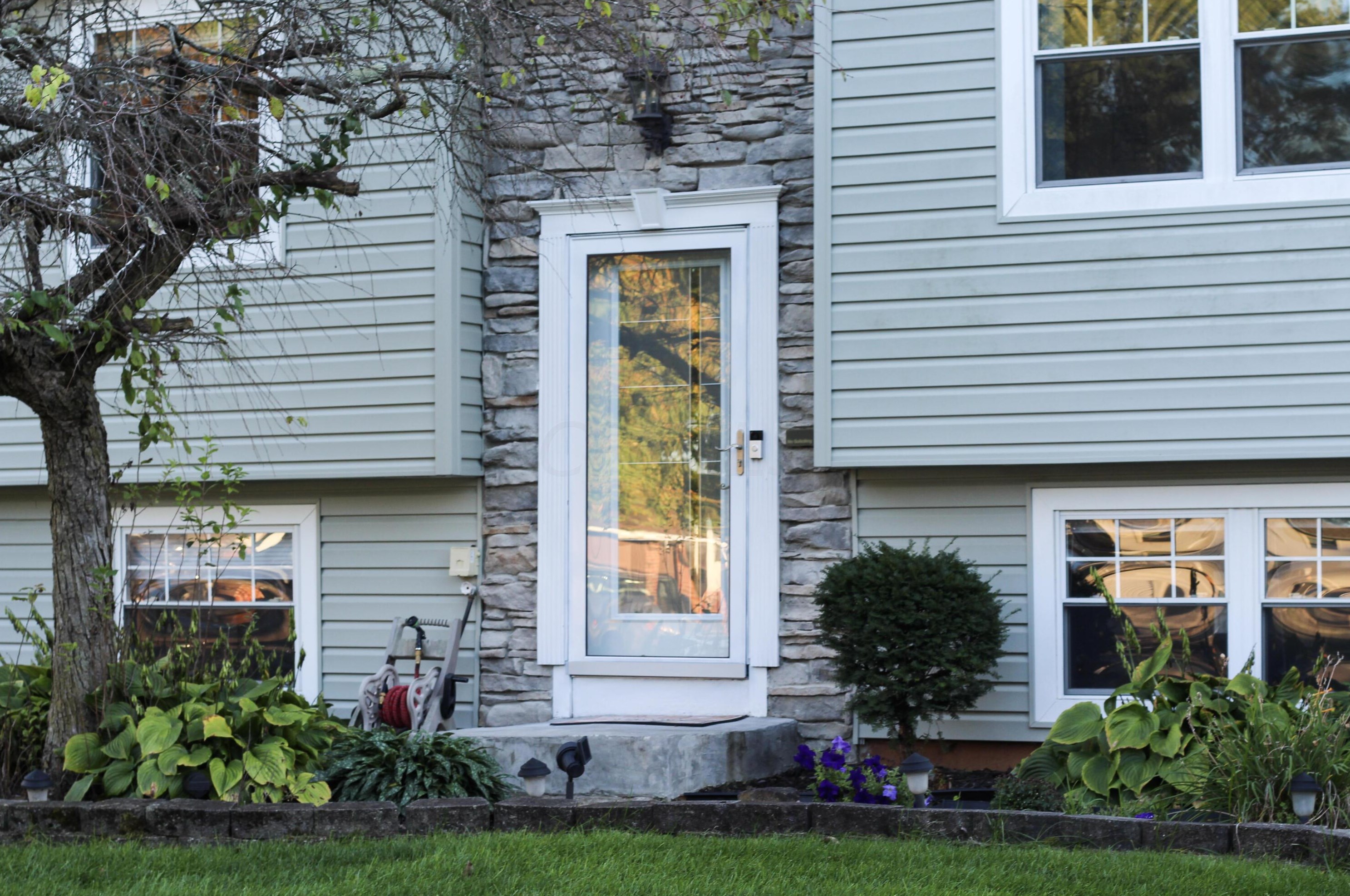 623 Mistletoe Ct, Columbus, OH 43230-4823