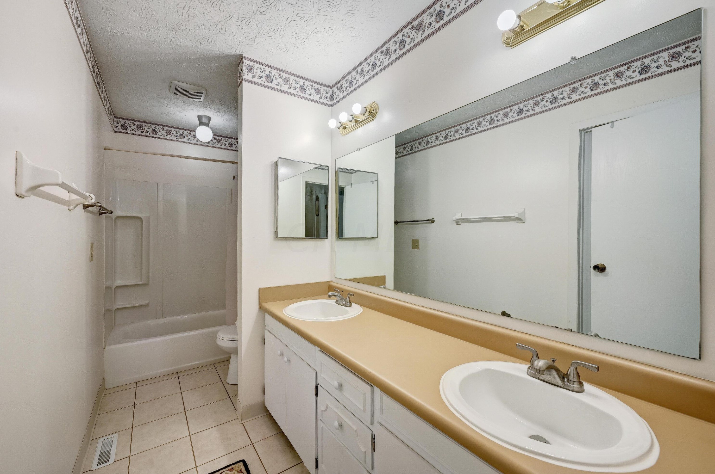 5188 Canon Rdg Ct, Columbus OH exterior