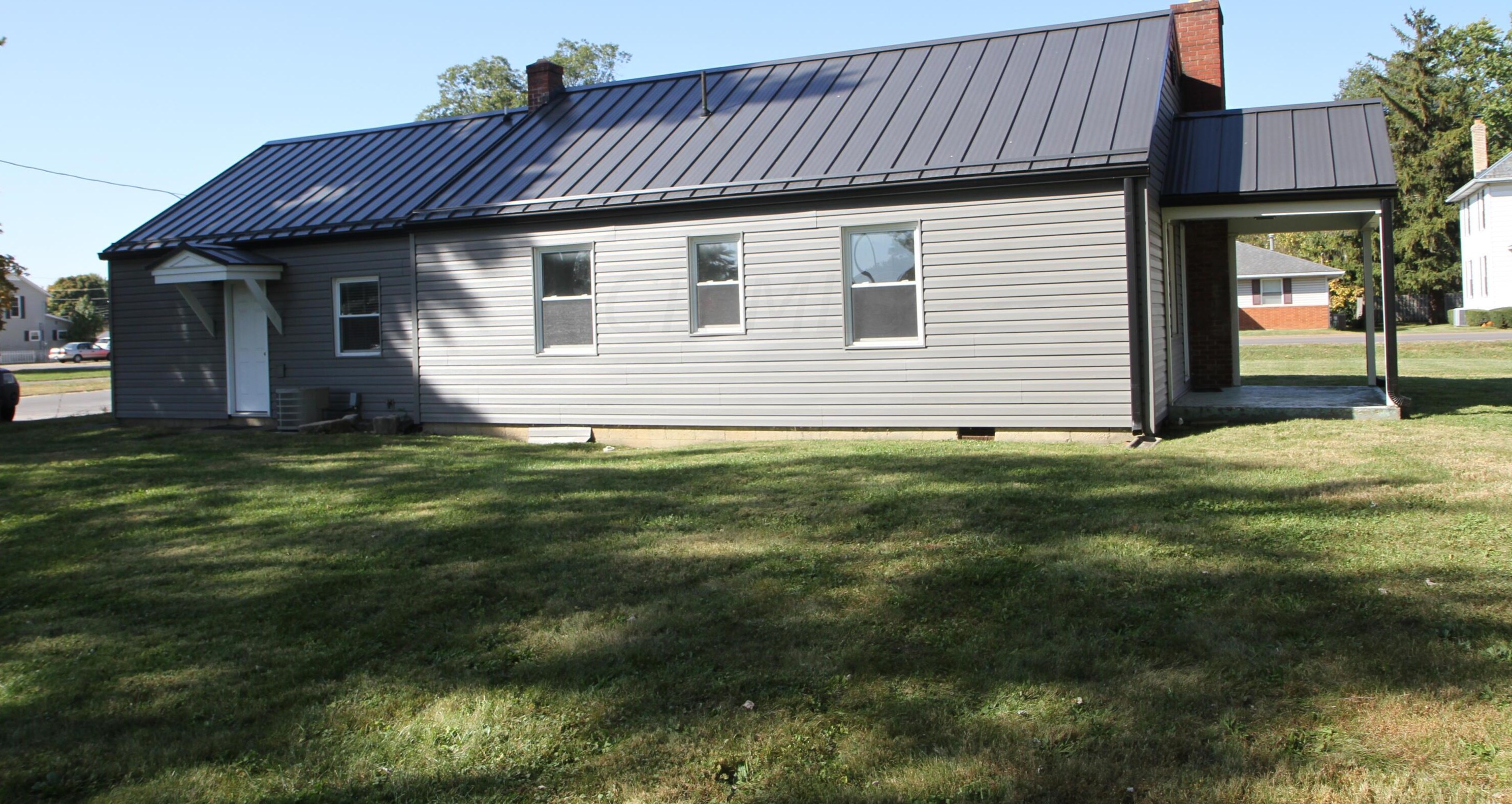 400 Long St, Ashville OH  43103-1308 exterior