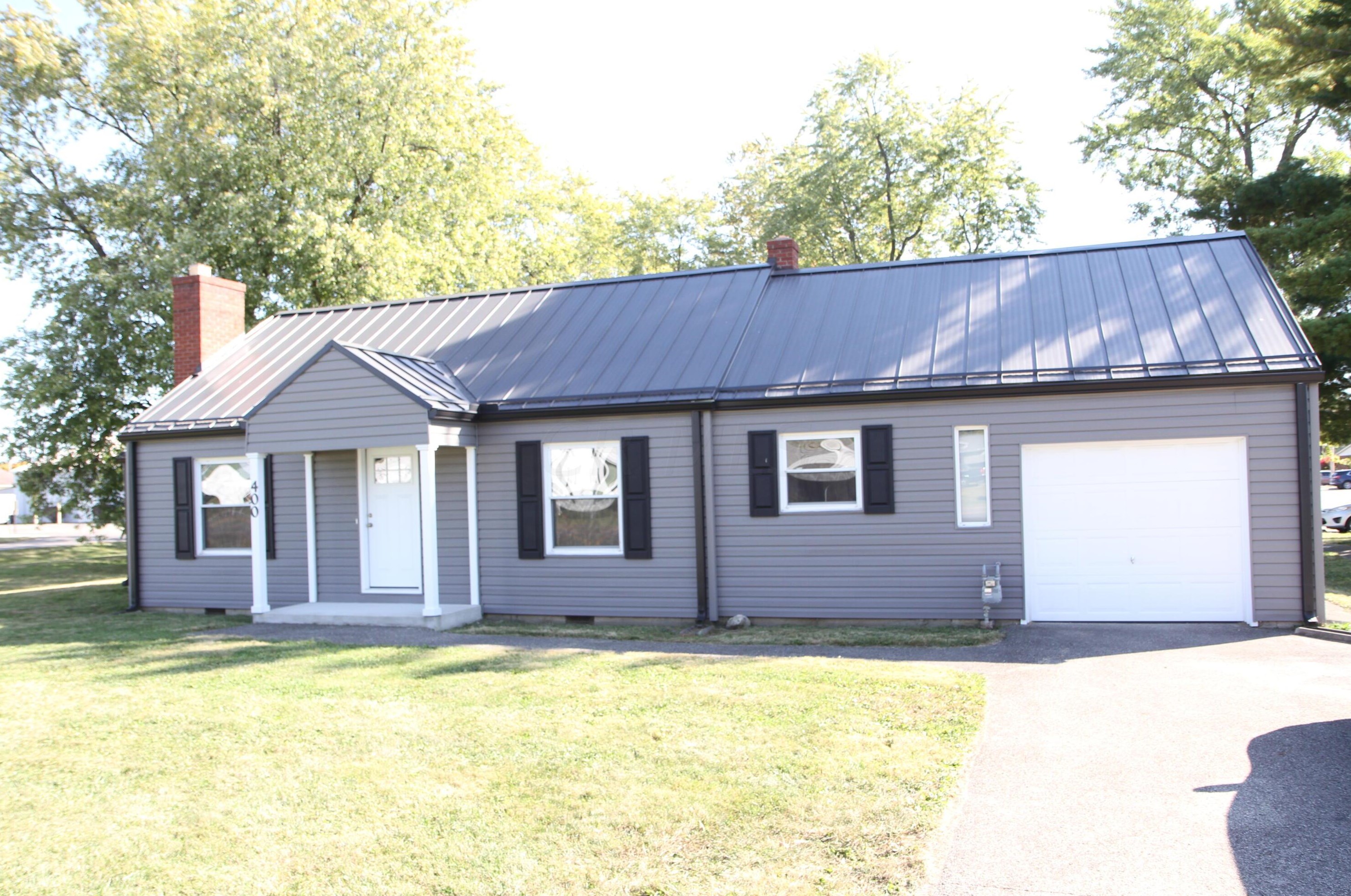 400 Long St, Ashville OH  43103-1329 exterior