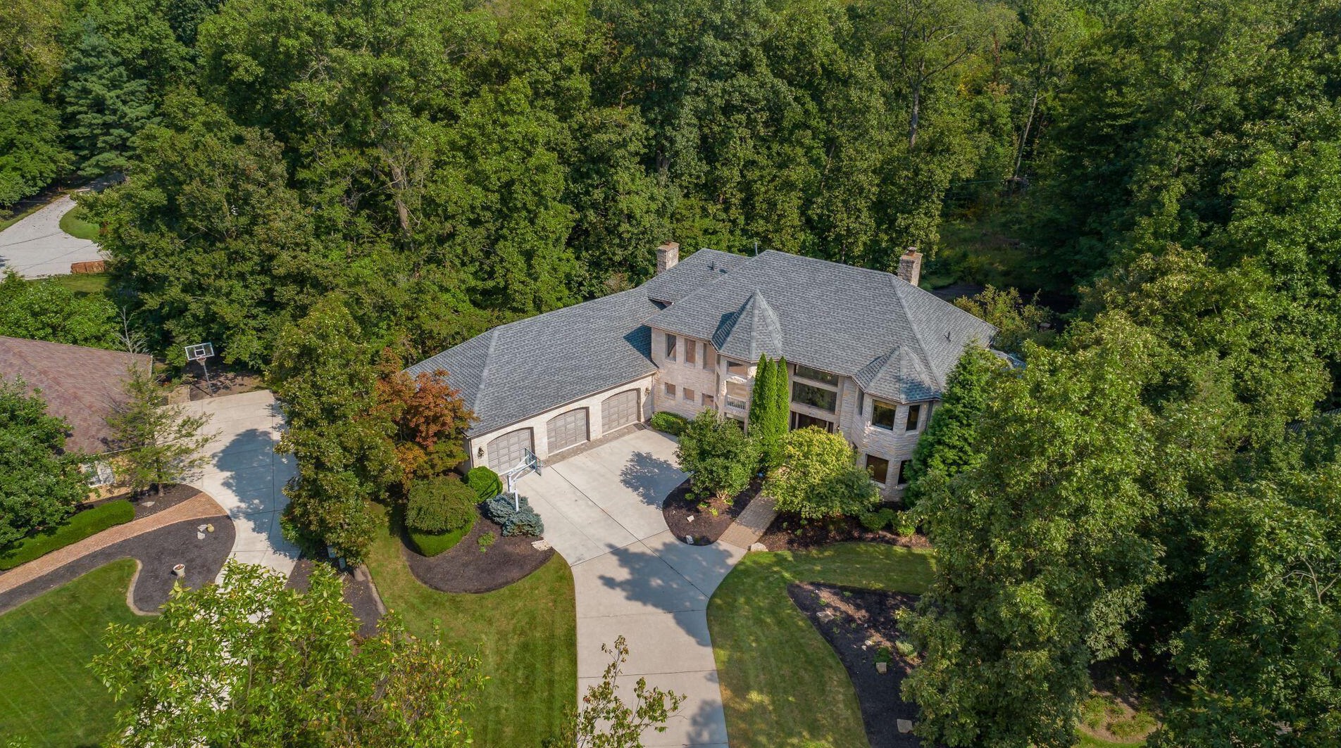 8031 Crossgate Ct, Dublin, OH 43017-8432
