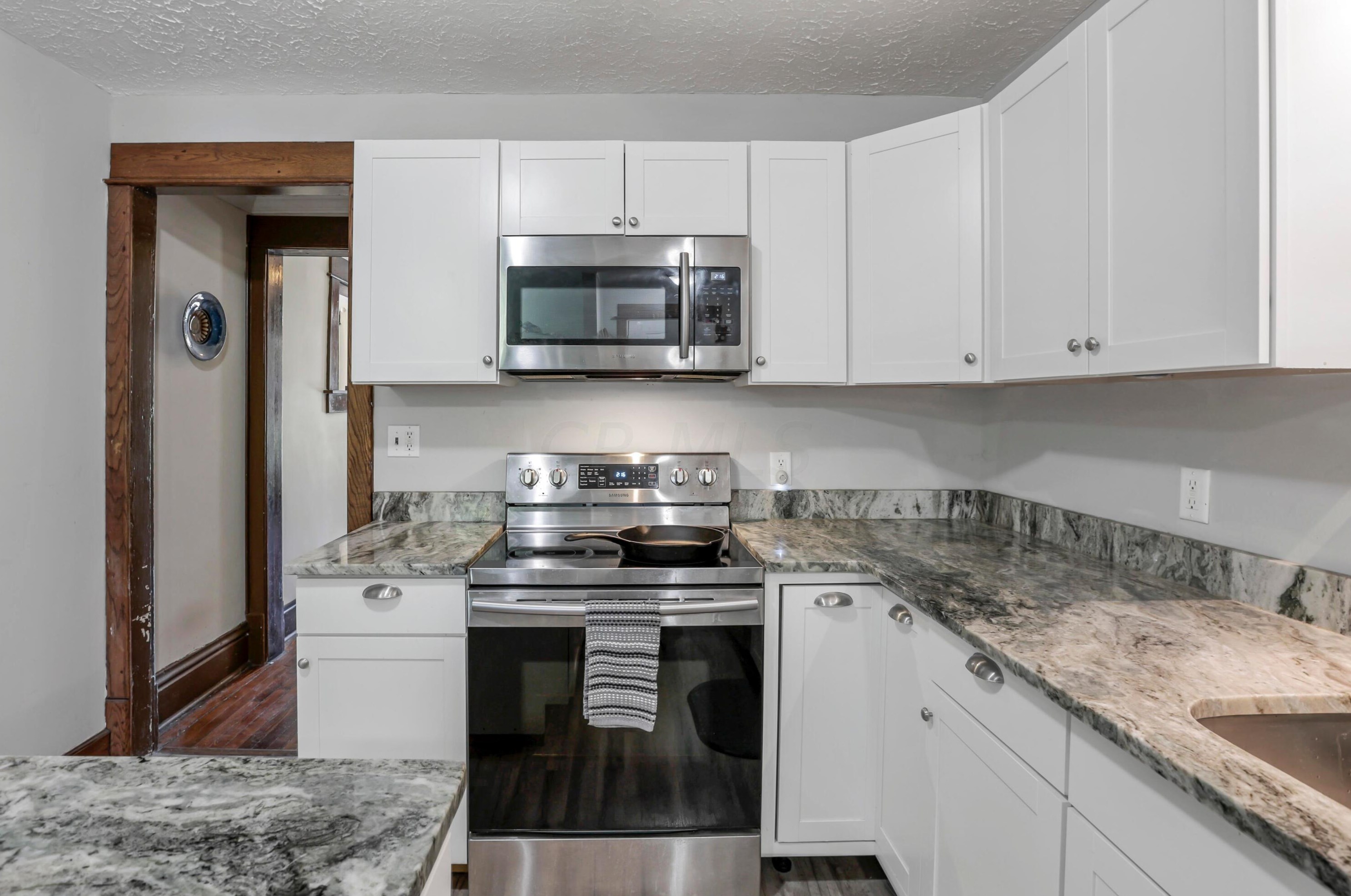 2312 5th Ave, Columbus OH 43201-2961 exterior