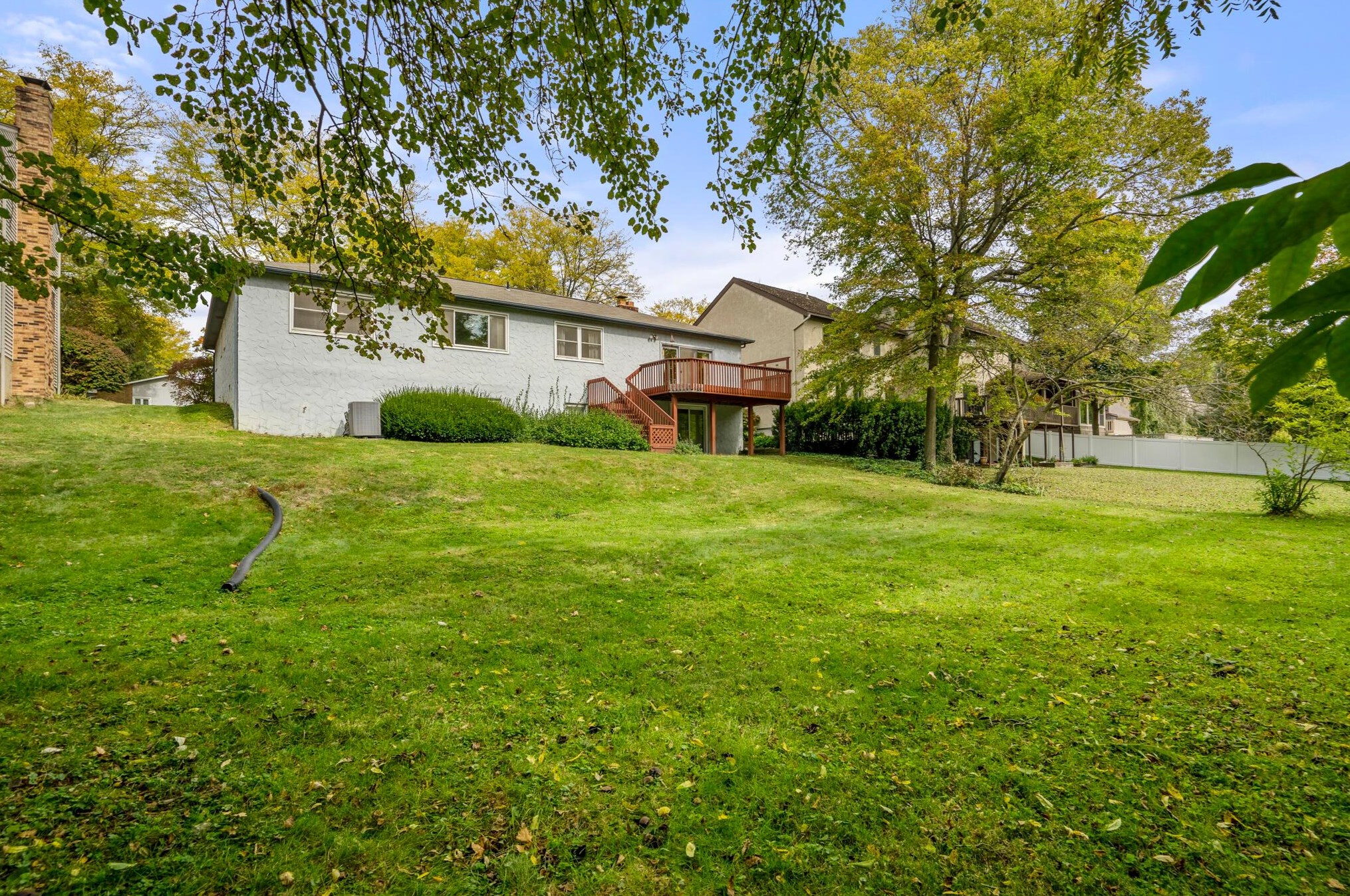 1173 Middleport Dr, Columbus OH 43235-4060 exterior