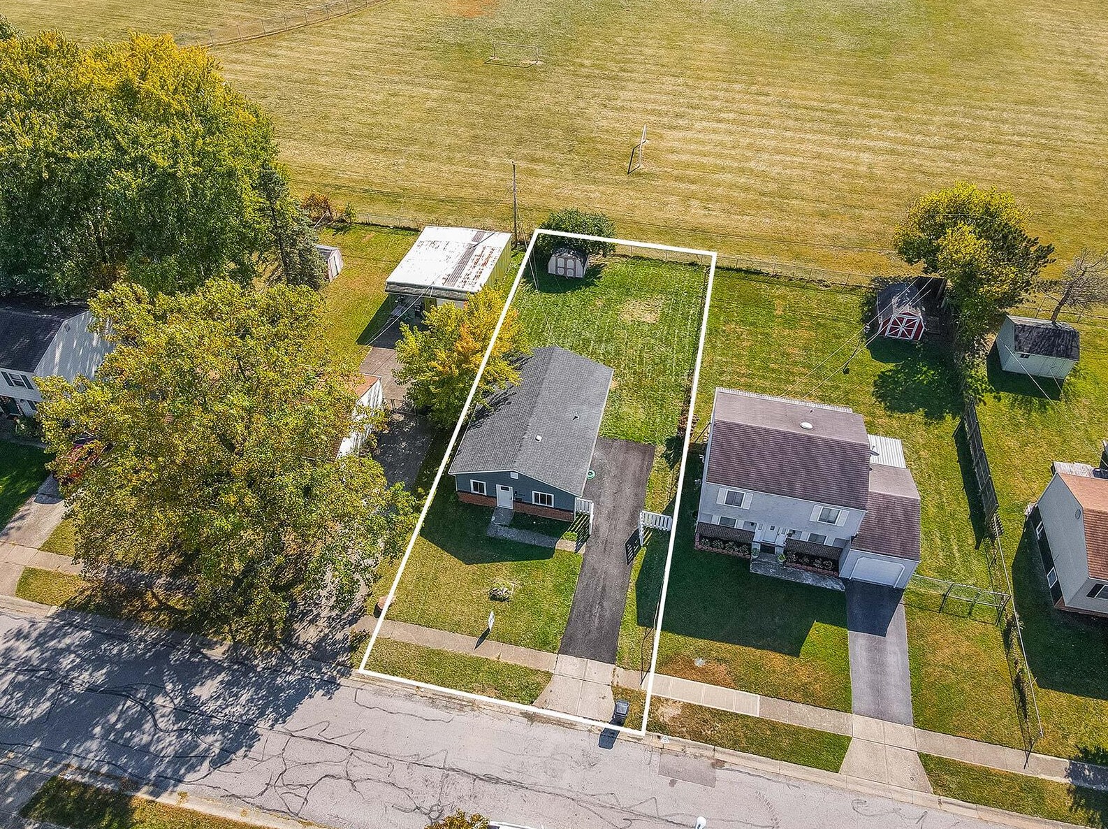 3439 Arnsby Rd, Columbus OH 43232-5909 exterior