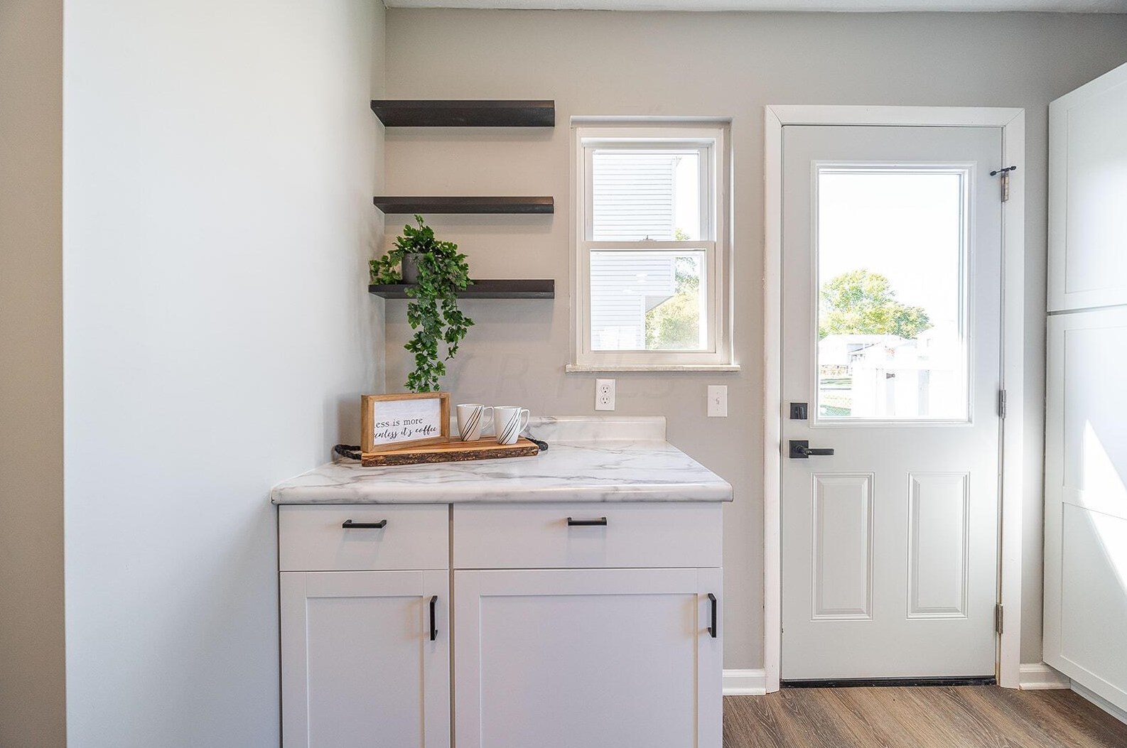 3439 Arnsby Rd, Columbus OH 43232-5909 exterior