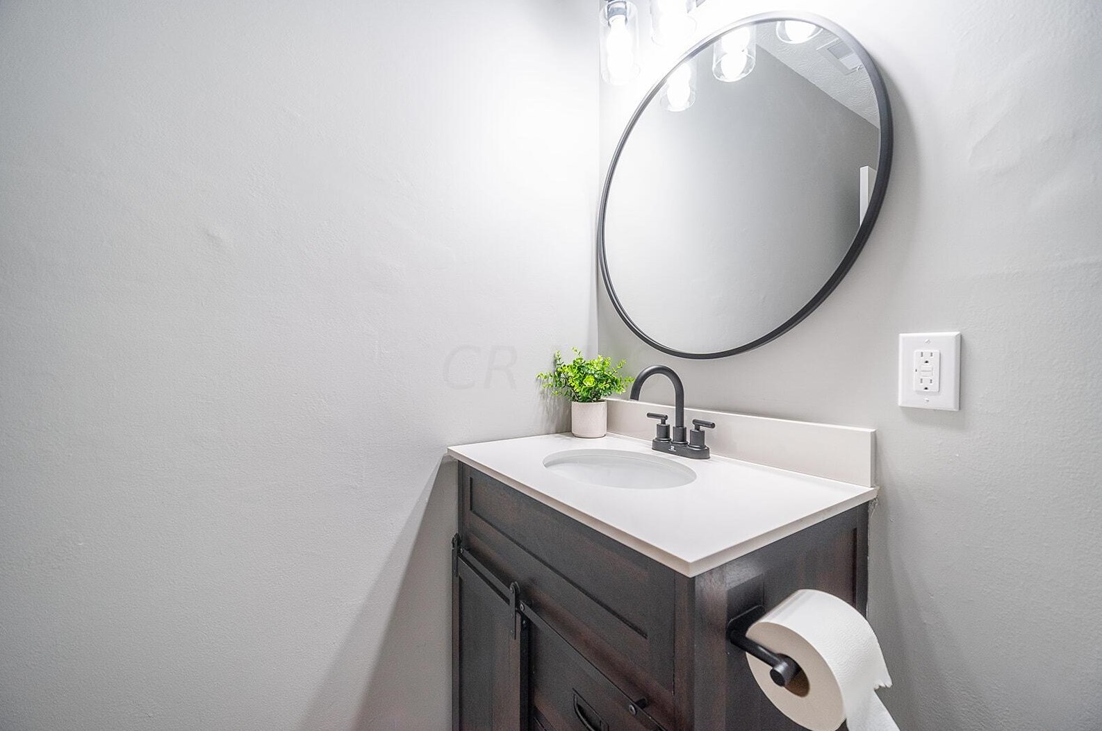 3439 Arnsby Rd, Columbus OH 43232-5909 exterior