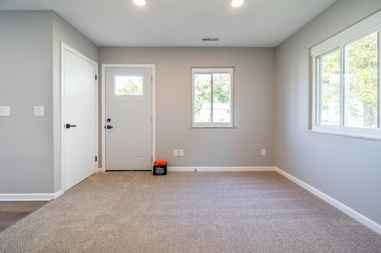 3439 Arnsby Rd, Columbus OH 43232-5909 exterior