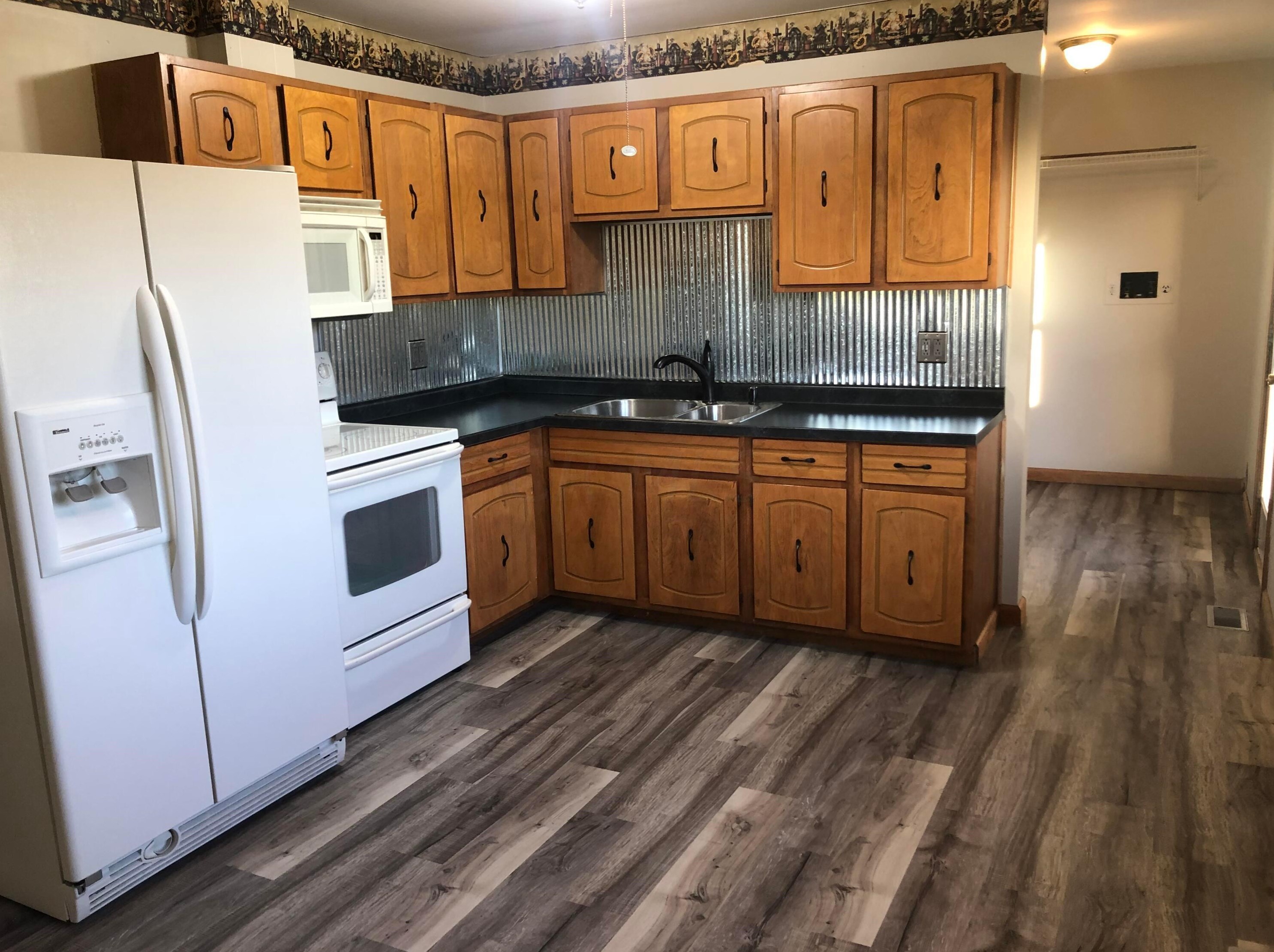 4032 Township Road 51, Sugar Grove Lake, OH 44833