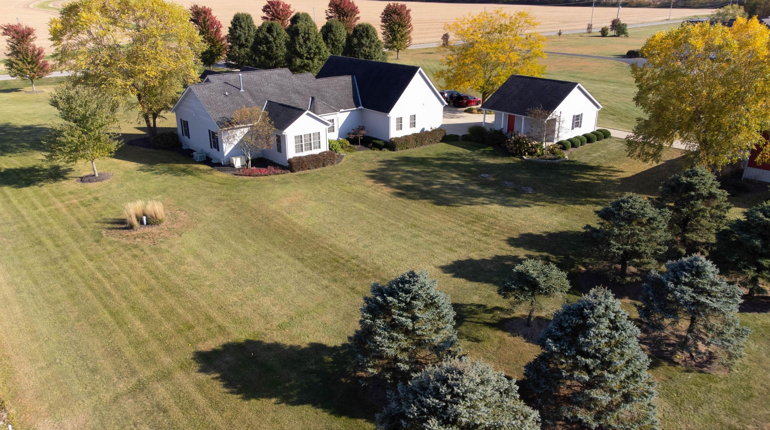 11205 Goodman Rd, Ashville, OH 43103-9570