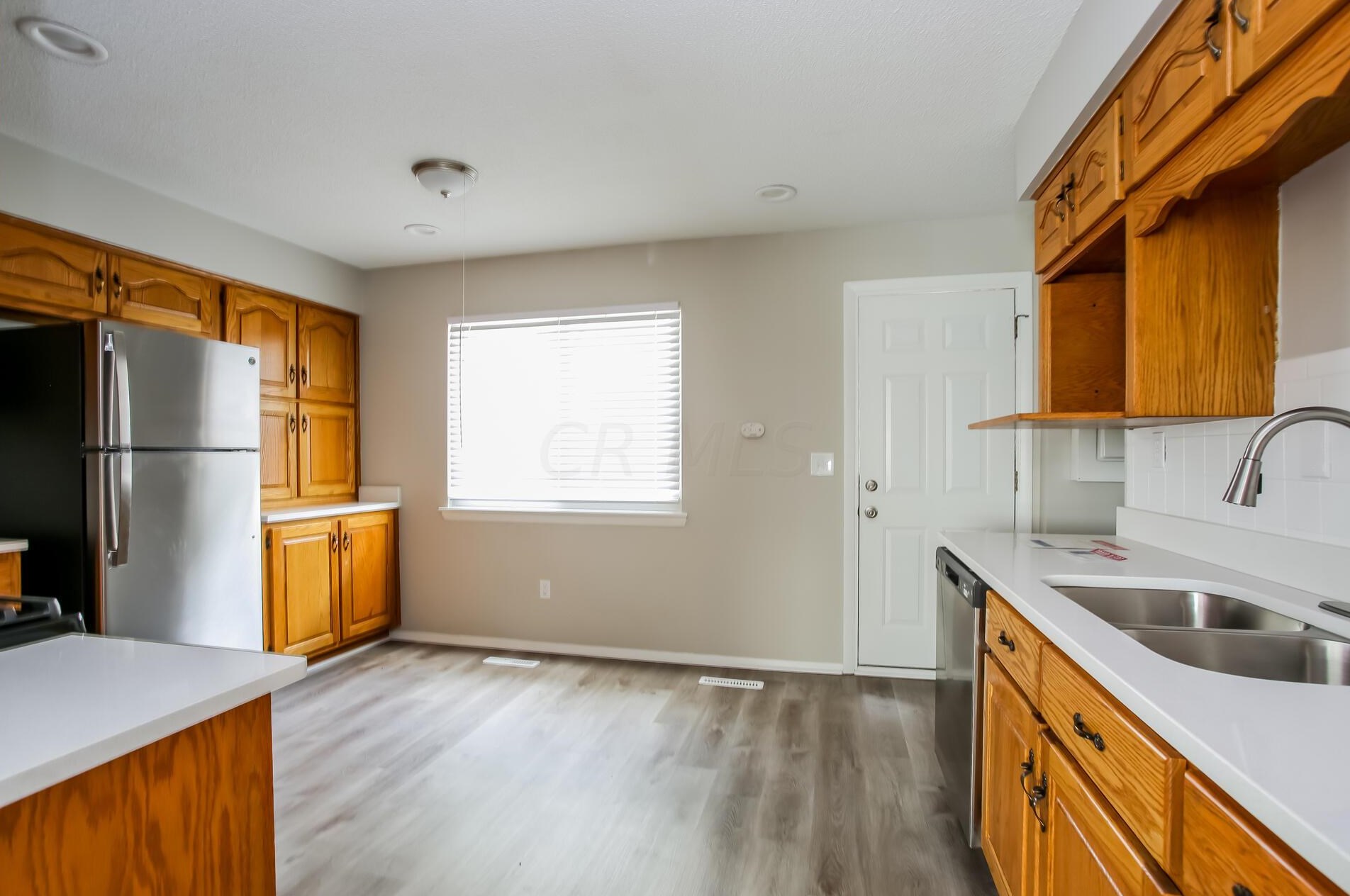 2744 Glenbriar St, Columbus OH  43232-6609 exterior