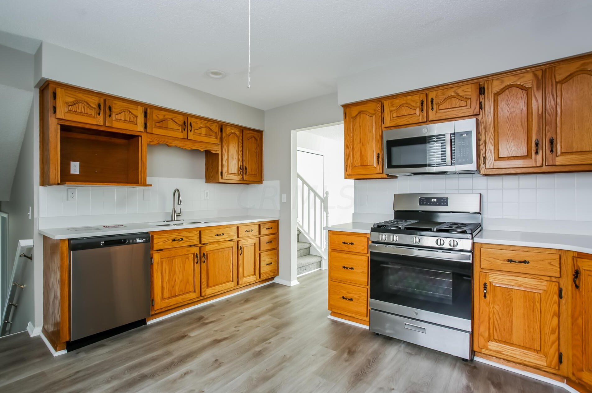 2744 Glenbriar St, Columbus OH  43232-6609 exterior