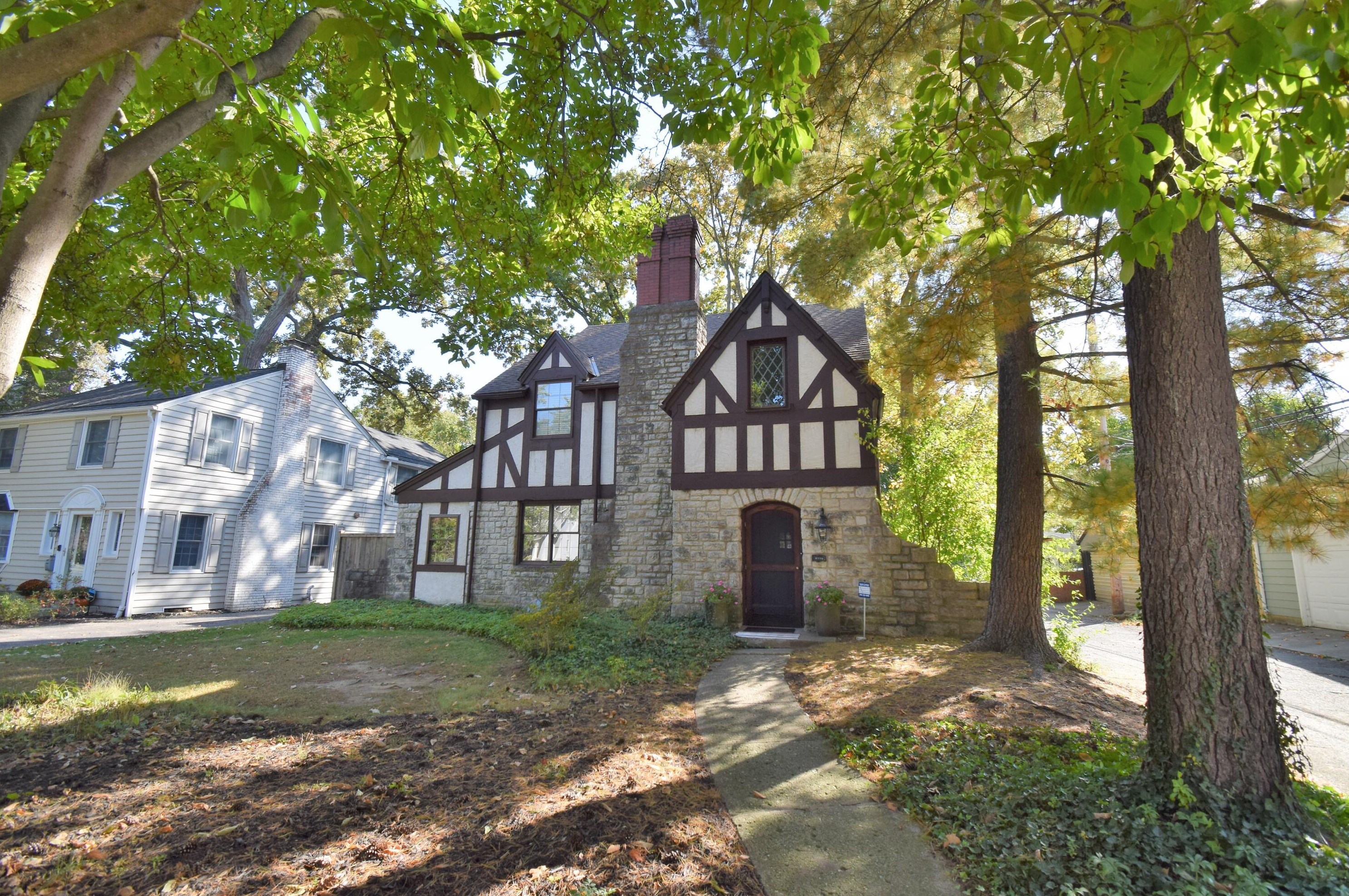2775 Powell Ave, Columbus, OH 43209-1852
