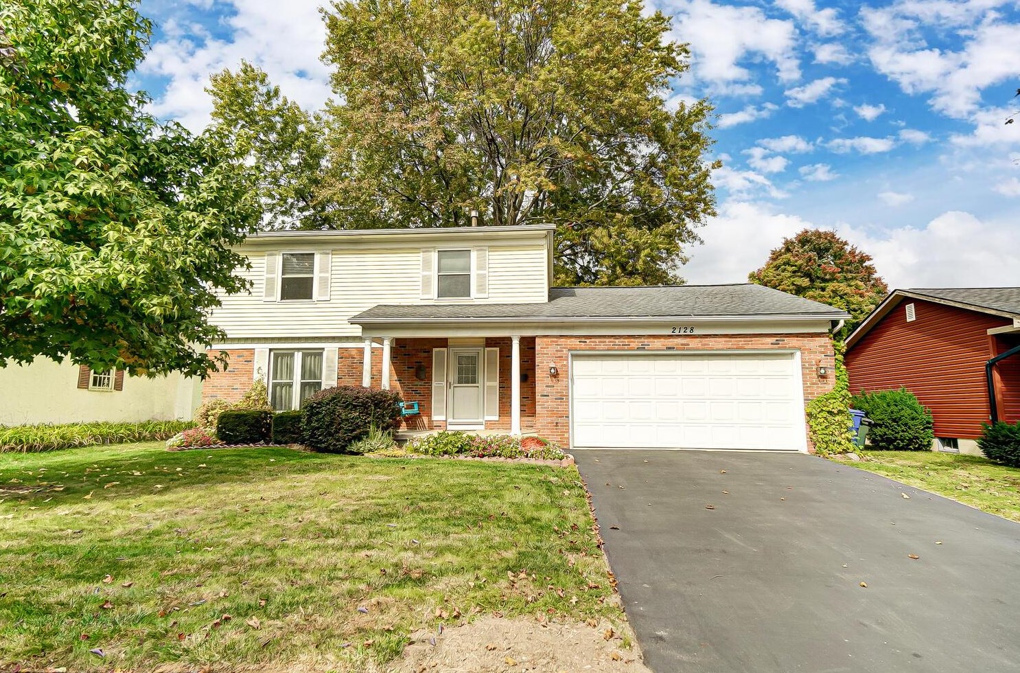 2128 Teakwood Dr, Columbus, OH 43229-3903