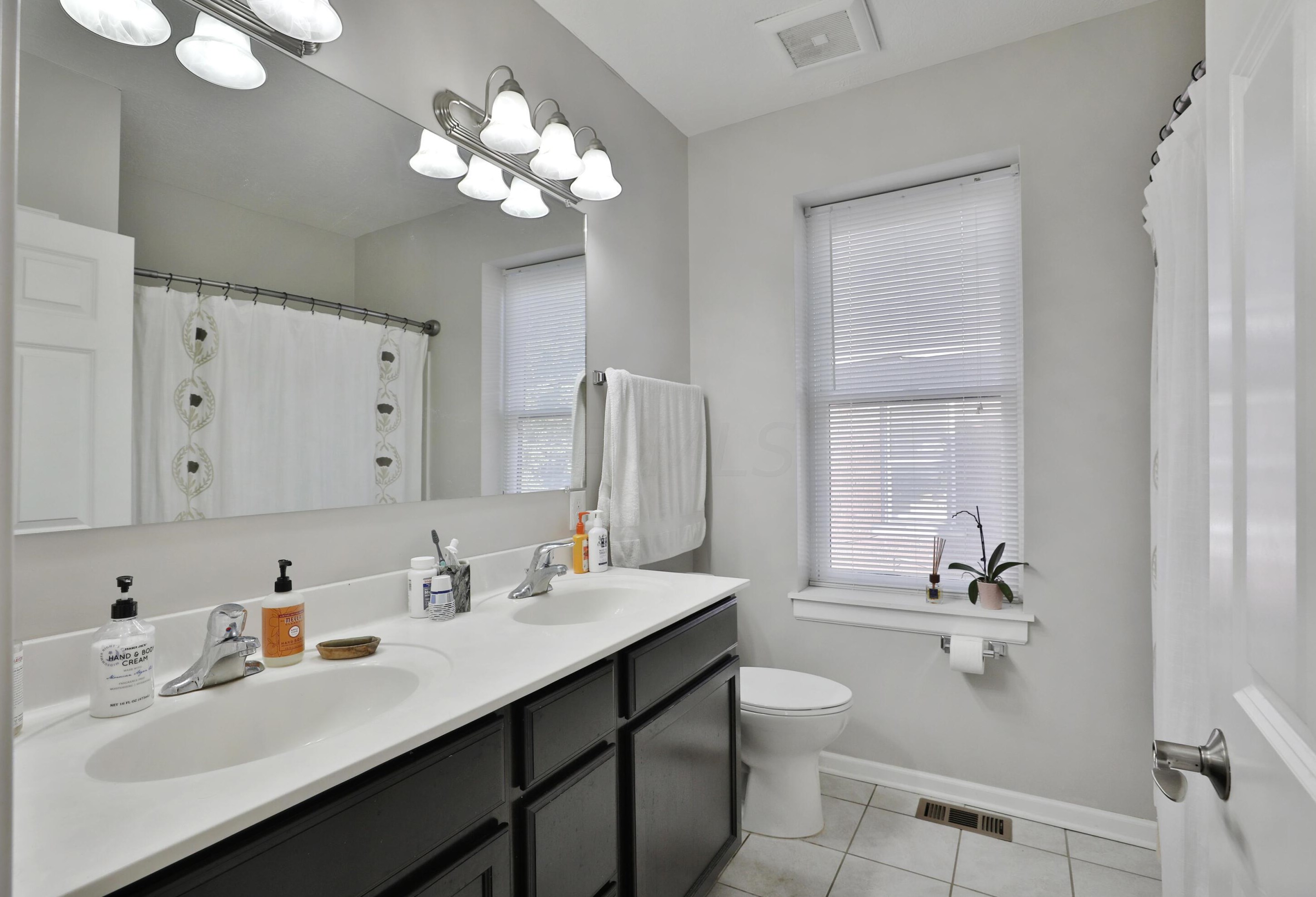 700 Wilson Ave, Columbus OH 43206-1646 exterior