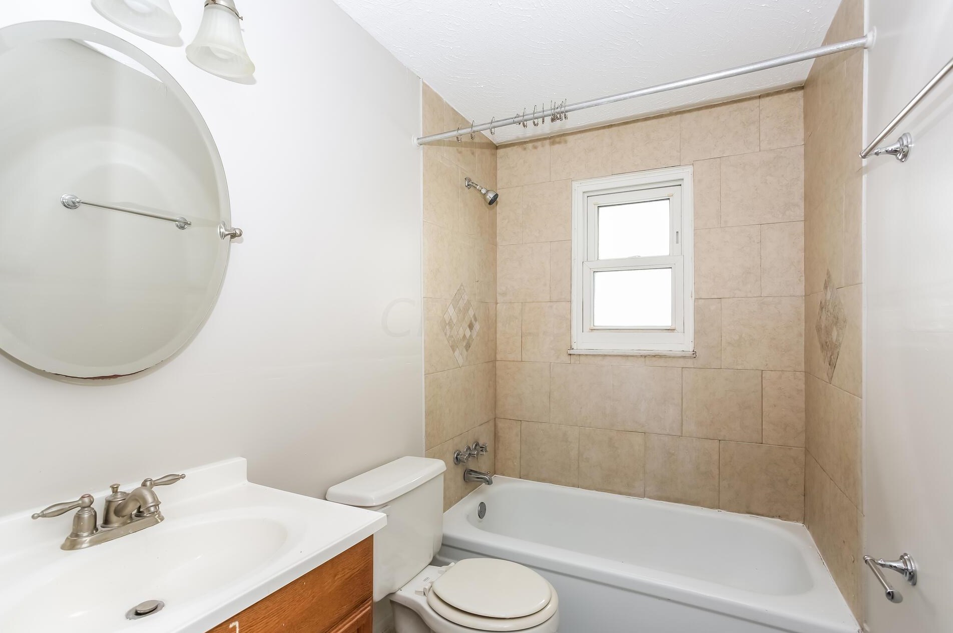 2753 Brownfield Rd, Columbus OH  43232-4614 exterior