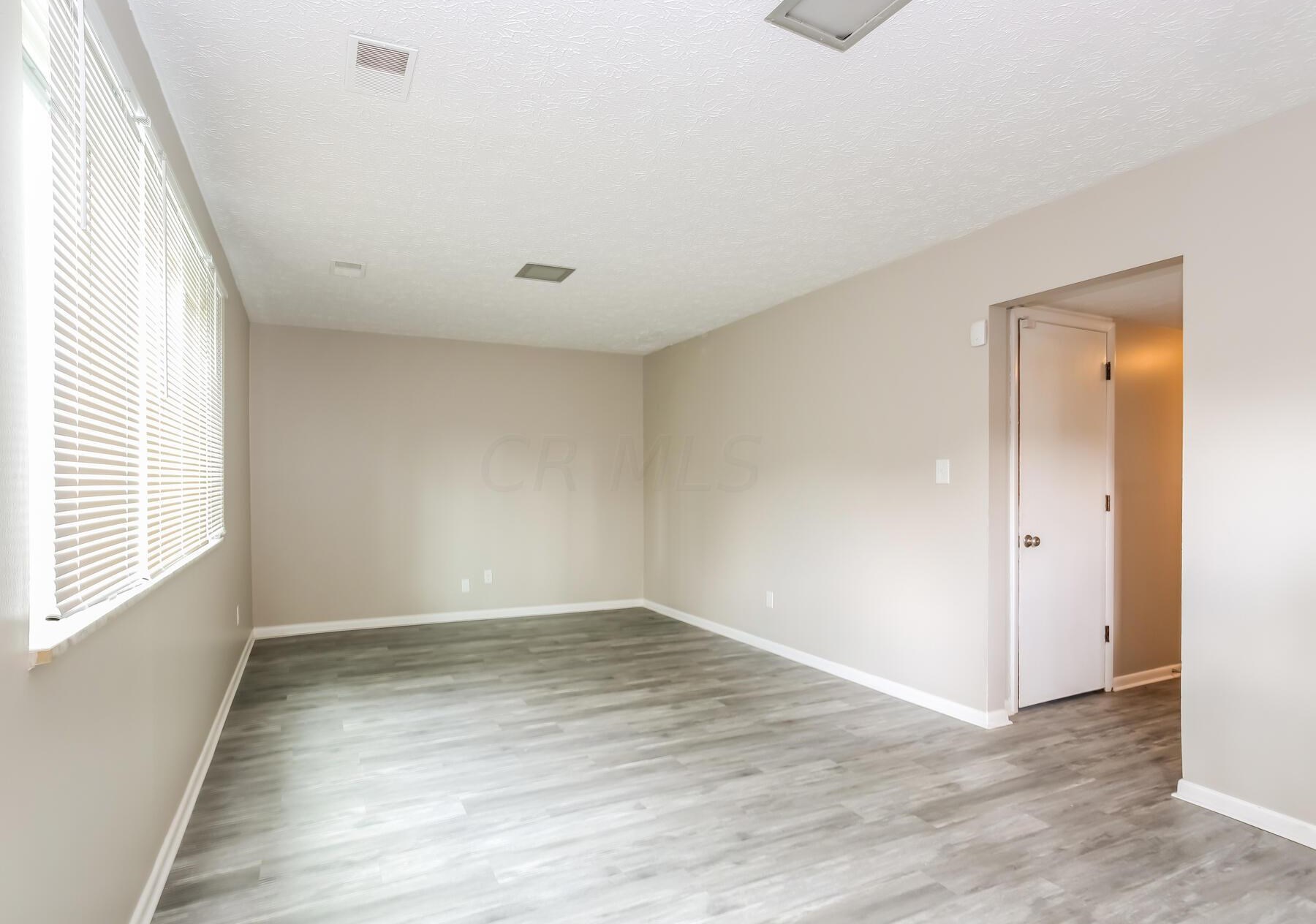 2753 Brownfield Rd, Columbus OH  43232-4614 exterior