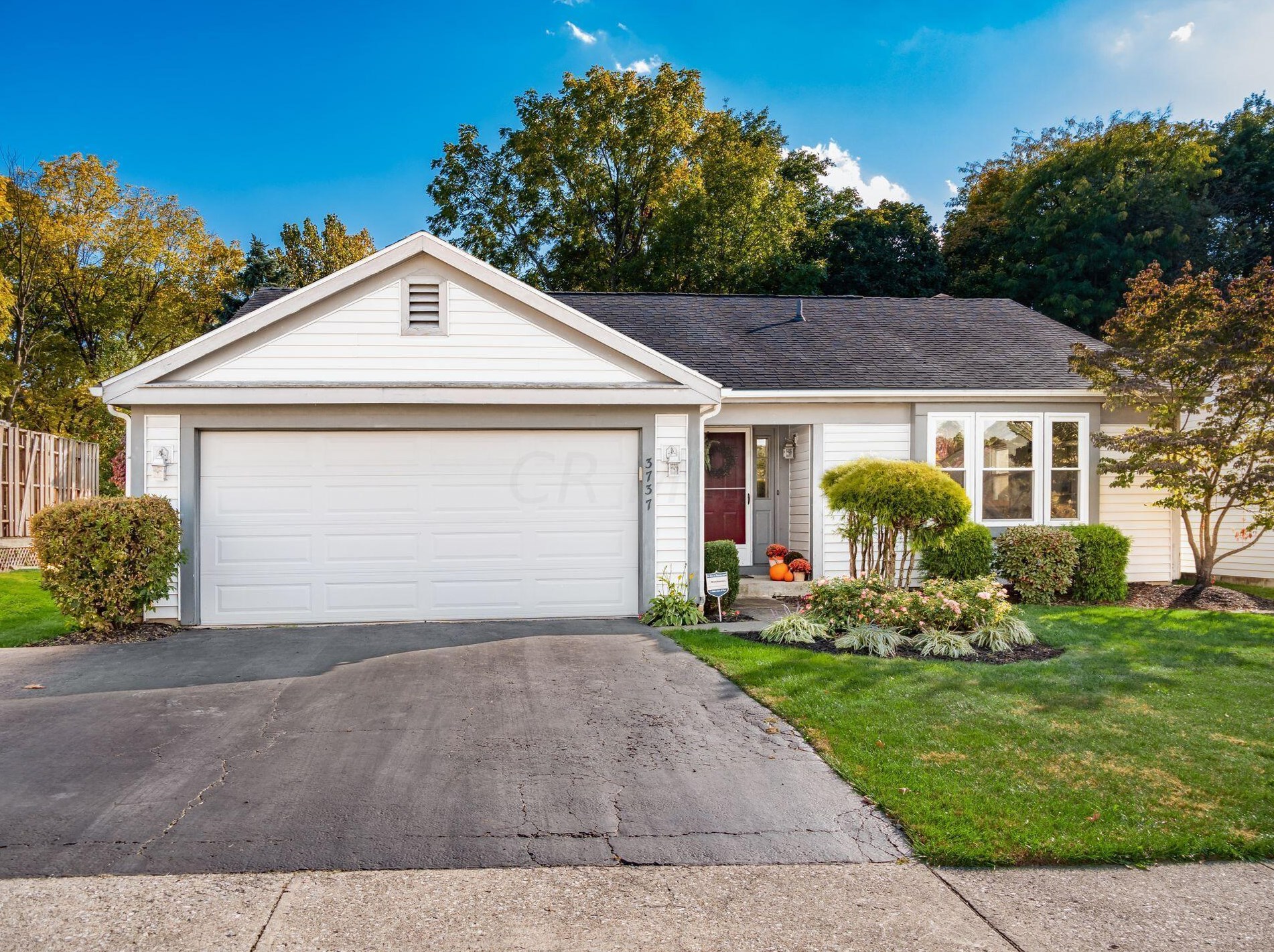 3737 Timberland Dr, Columbus, OH 43230-4054