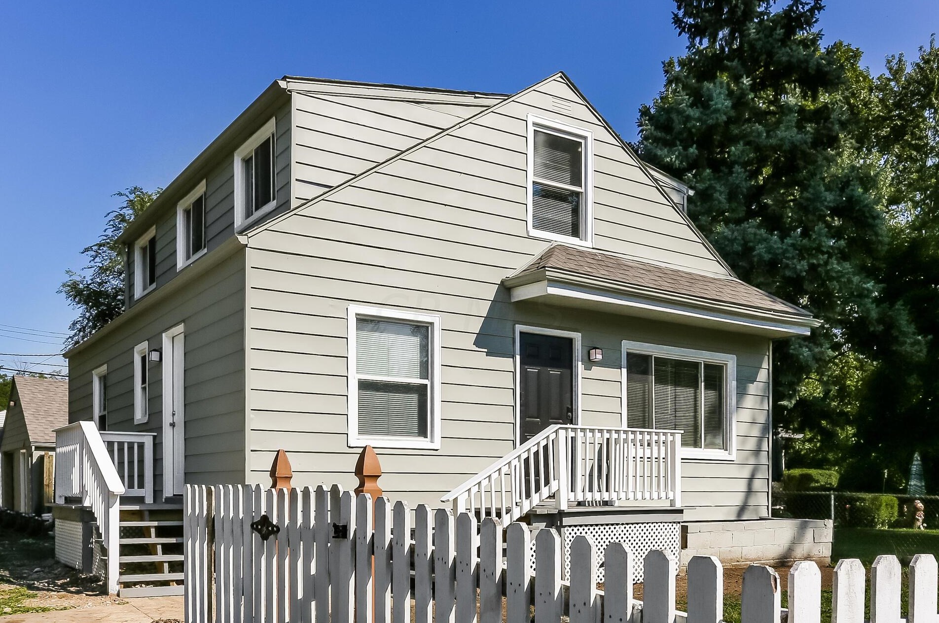 2858 Osceola Ave, Columbus OH  43211-1140 exterior