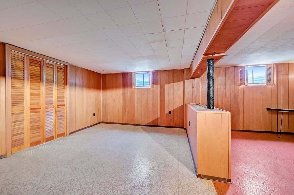 2512 Minerva Lk Rd, Columbus OH 43231-4819 exterior