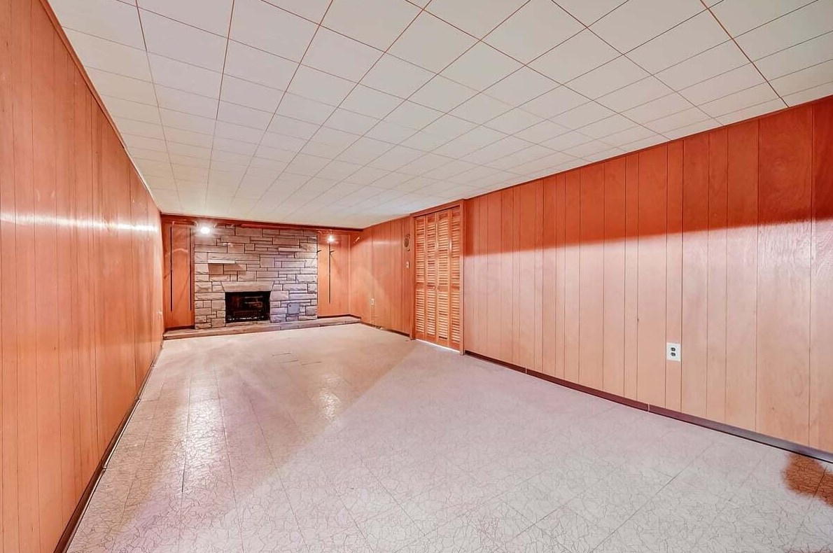 2512 Minerva Lk Rd, Columbus OH 43231-4819 exterior