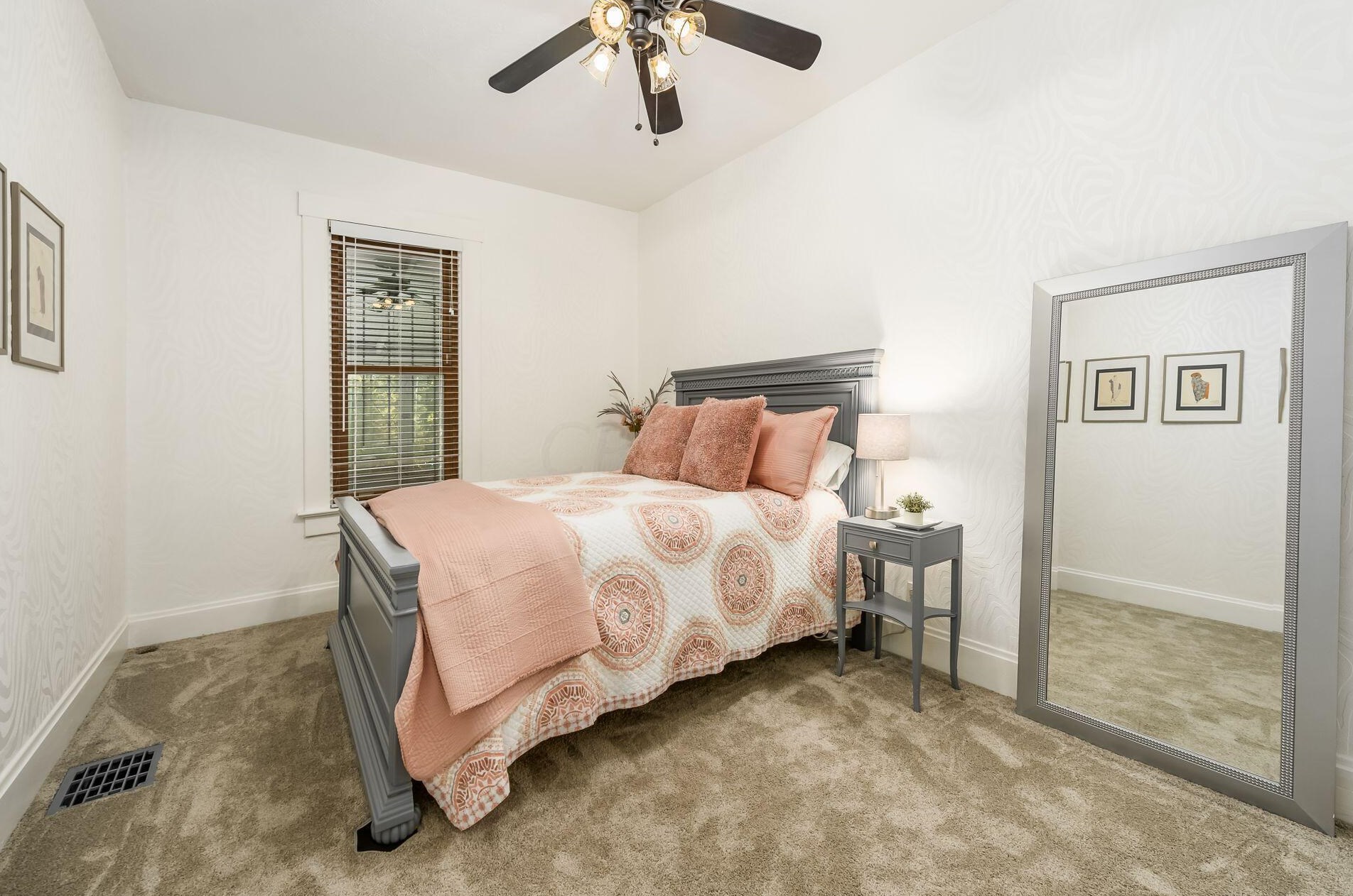 602 Collingwood Ave, Columbus OH 43213-1788 exterior