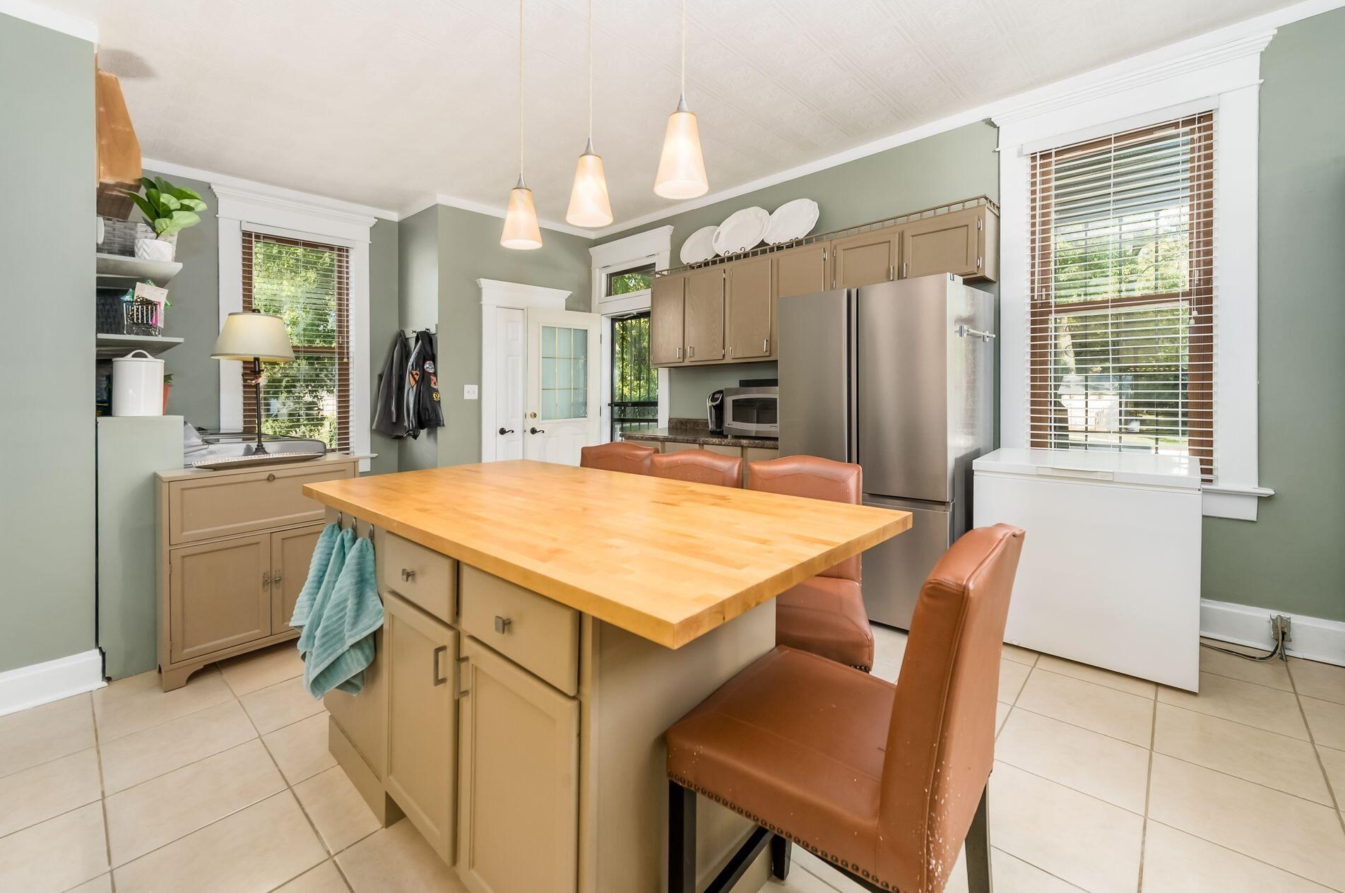 602 Collingwood Ave, Columbus OH 43213-1788 exterior