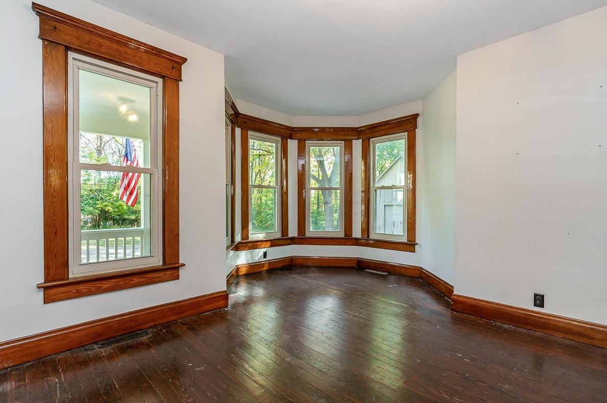 107 Price Rd, Columbus OH 43230-3303 exterior