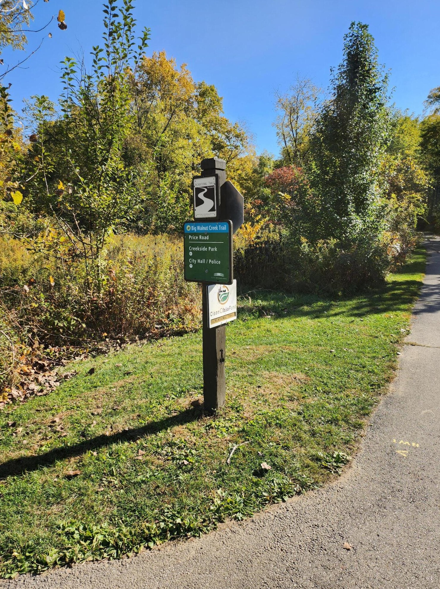 107 Price Rd, Columbus OH 43230-3303 exterior