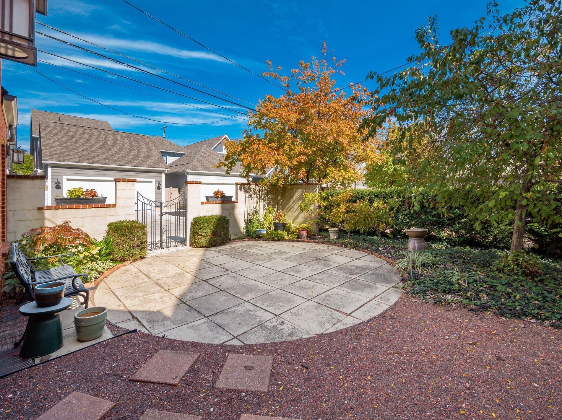 464 Vermont Pl, Columbus OH 43201-3130 exterior