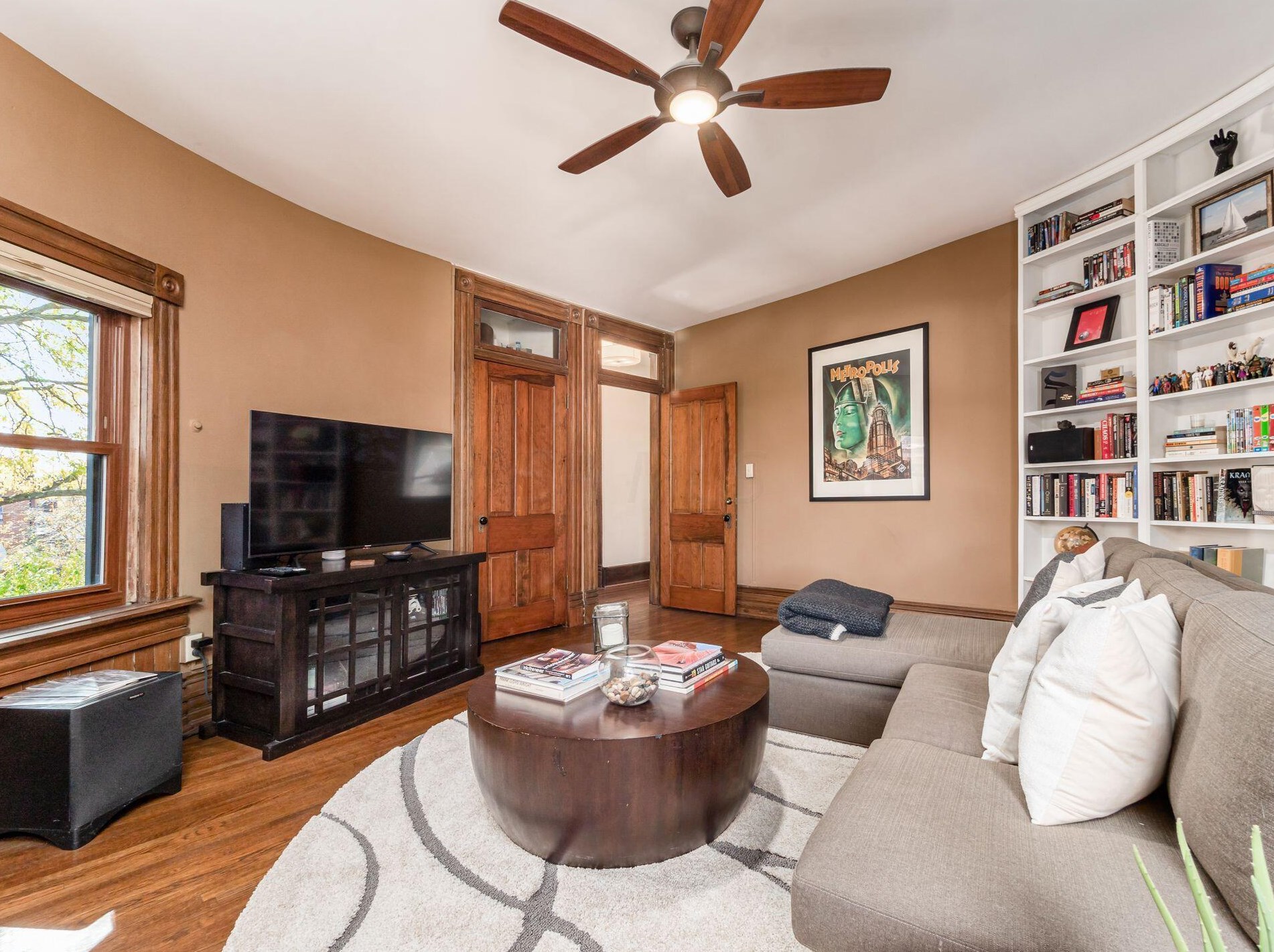 464 Vermont Pl, Columbus OH 43201-3130 exterior