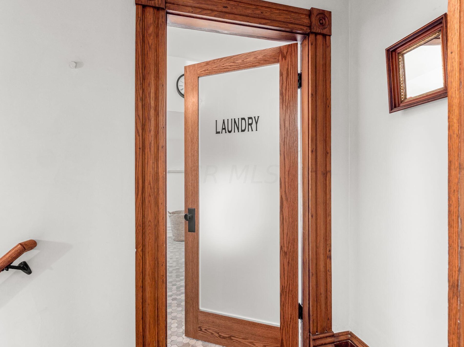 464 Vermont Pl, Columbus OH 43201-3130 exterior