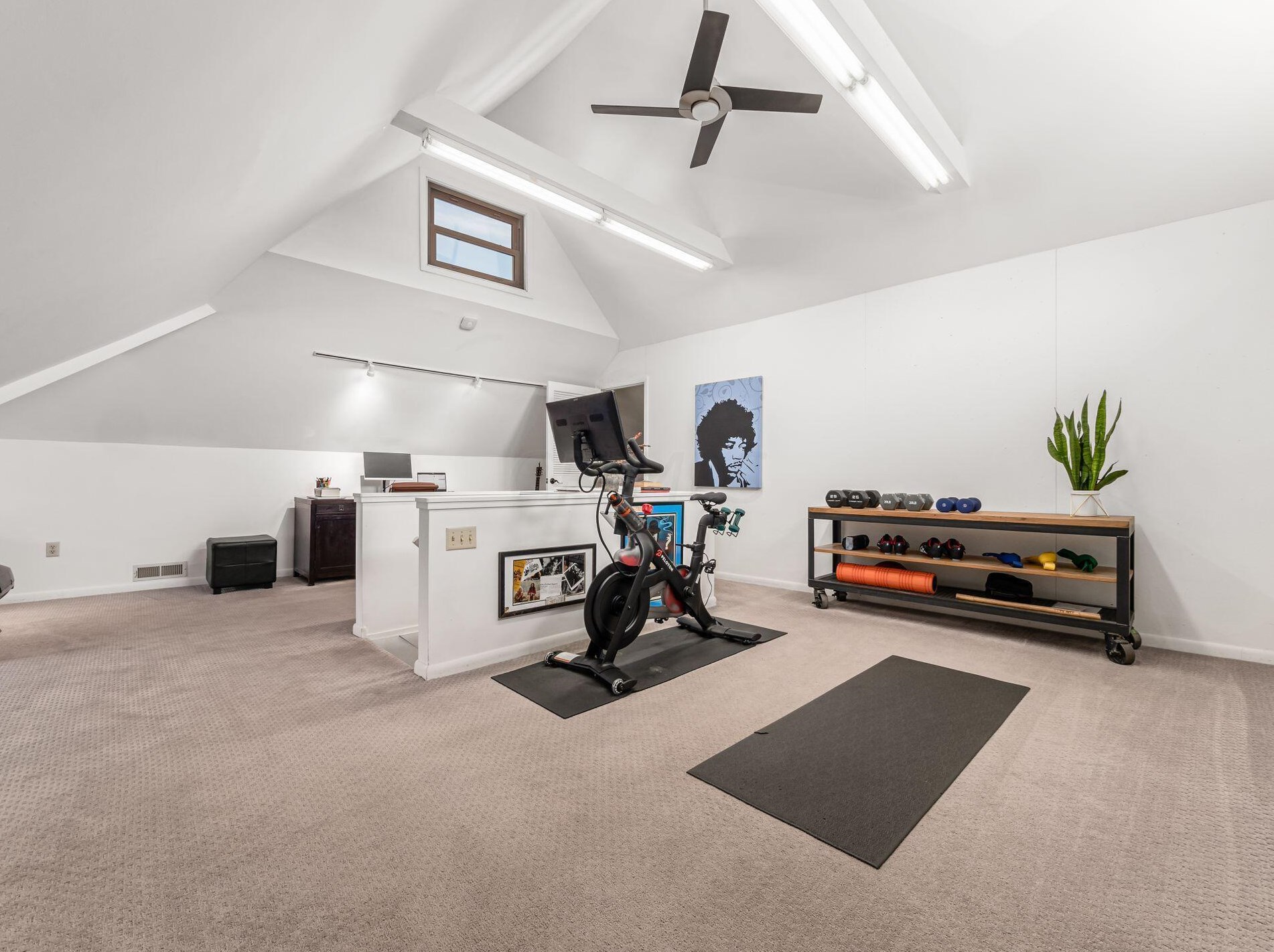 464 Vermont Pl, Columbus OH 43201-3130 exterior