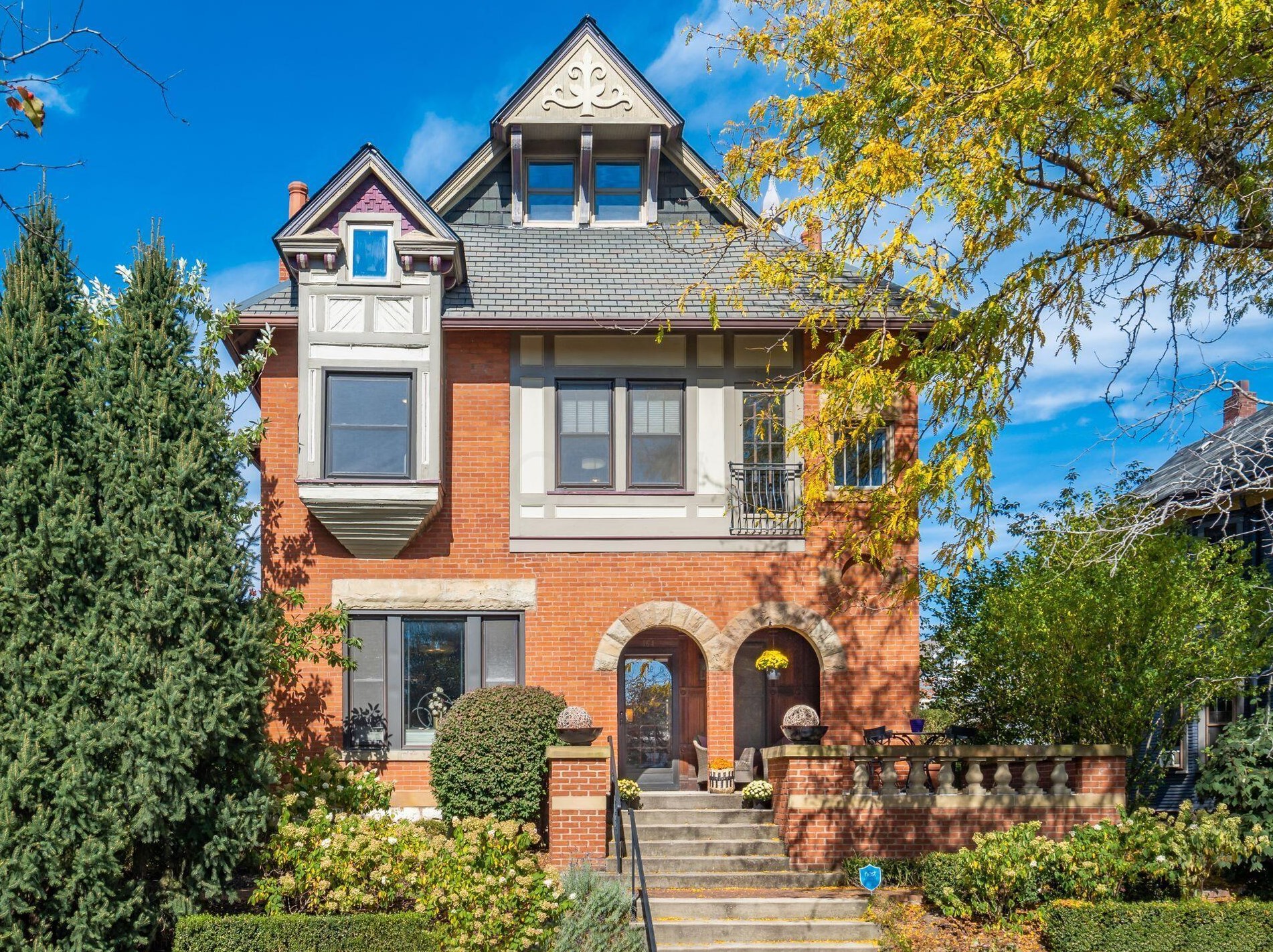 464 Vermont Pl, Columbus OH 43201-3130 exterior