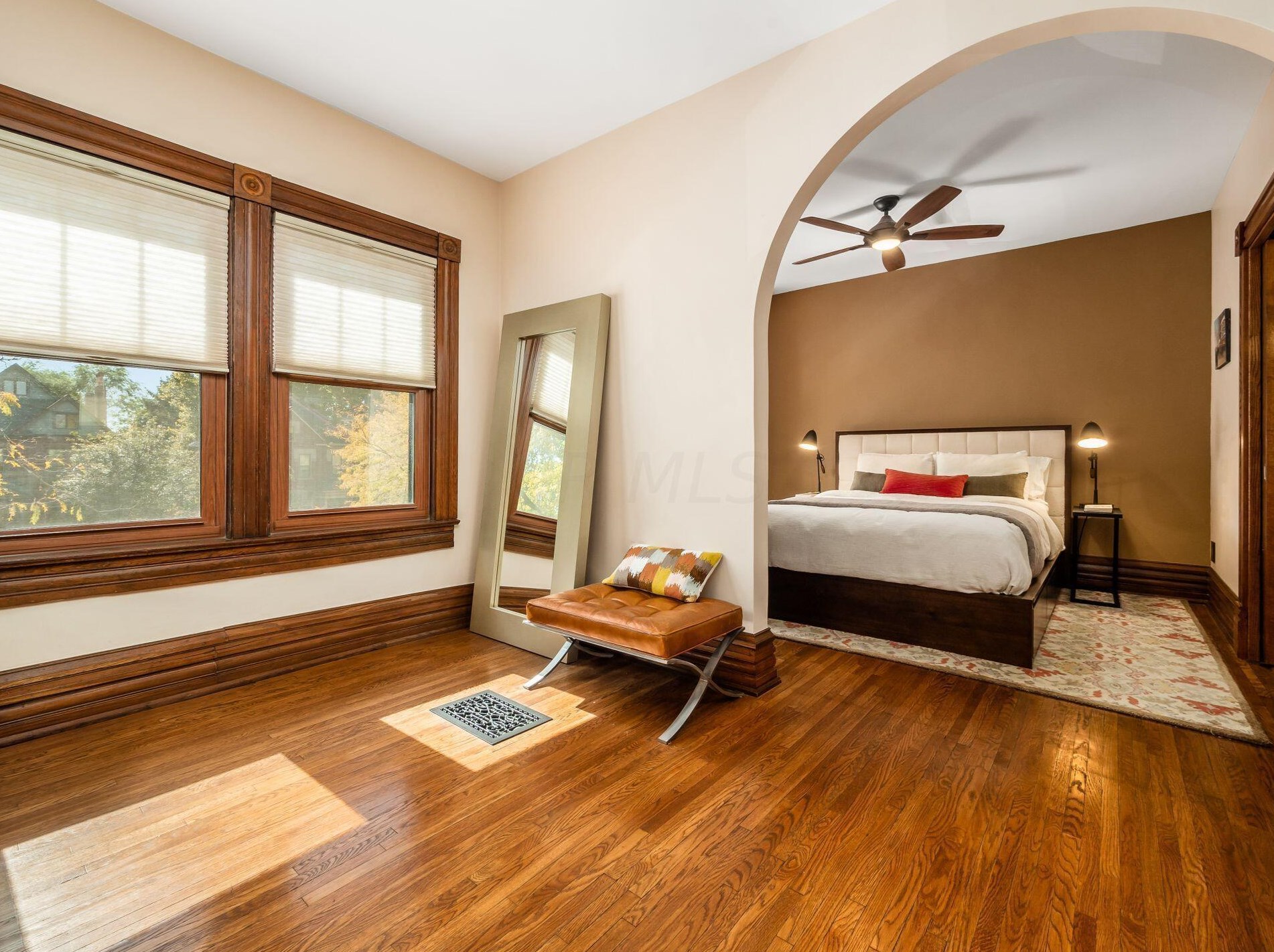 464 Vermont Pl, Columbus OH 43201-3130 exterior