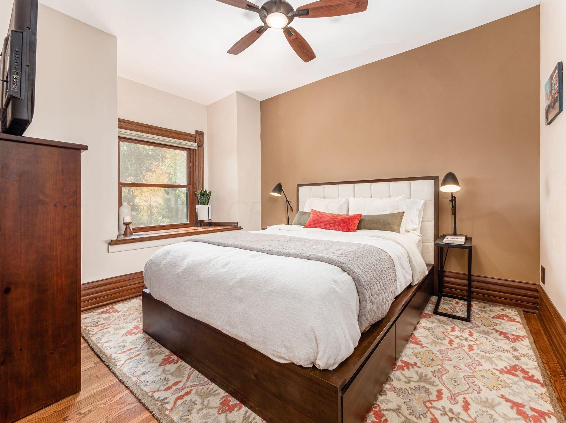 464 Vermont Pl, Columbus OH 43201-3130 exterior