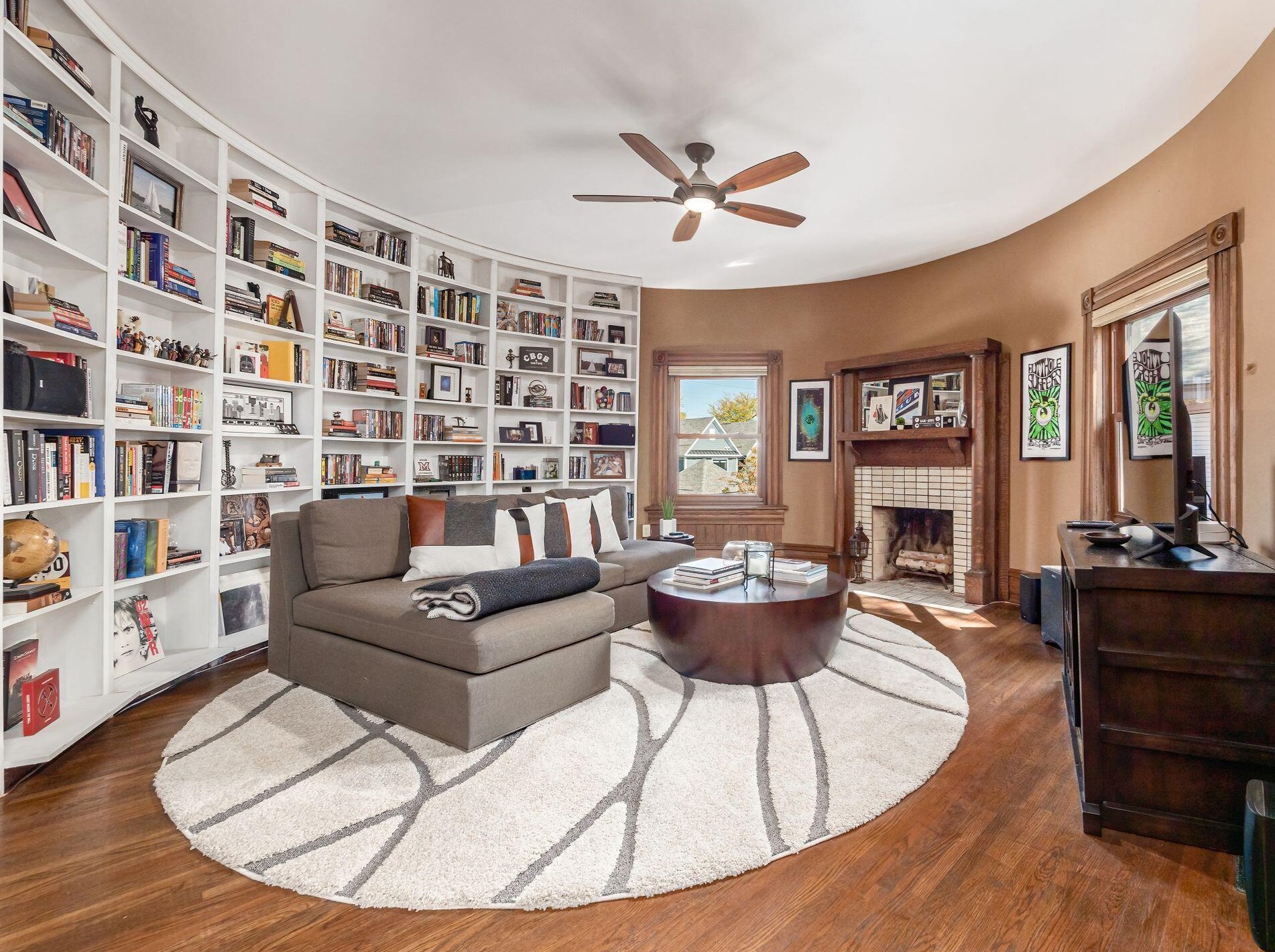 464 Vermont Pl, Columbus OH 43201-3130 exterior